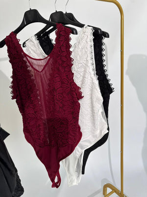 Body trasparente in pizzo curvy