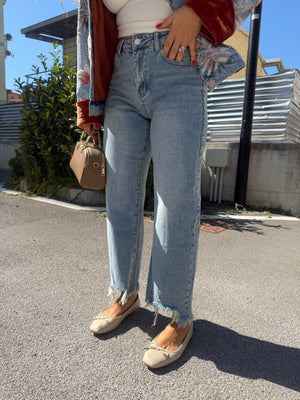 Jeans sfrangiato chiaro