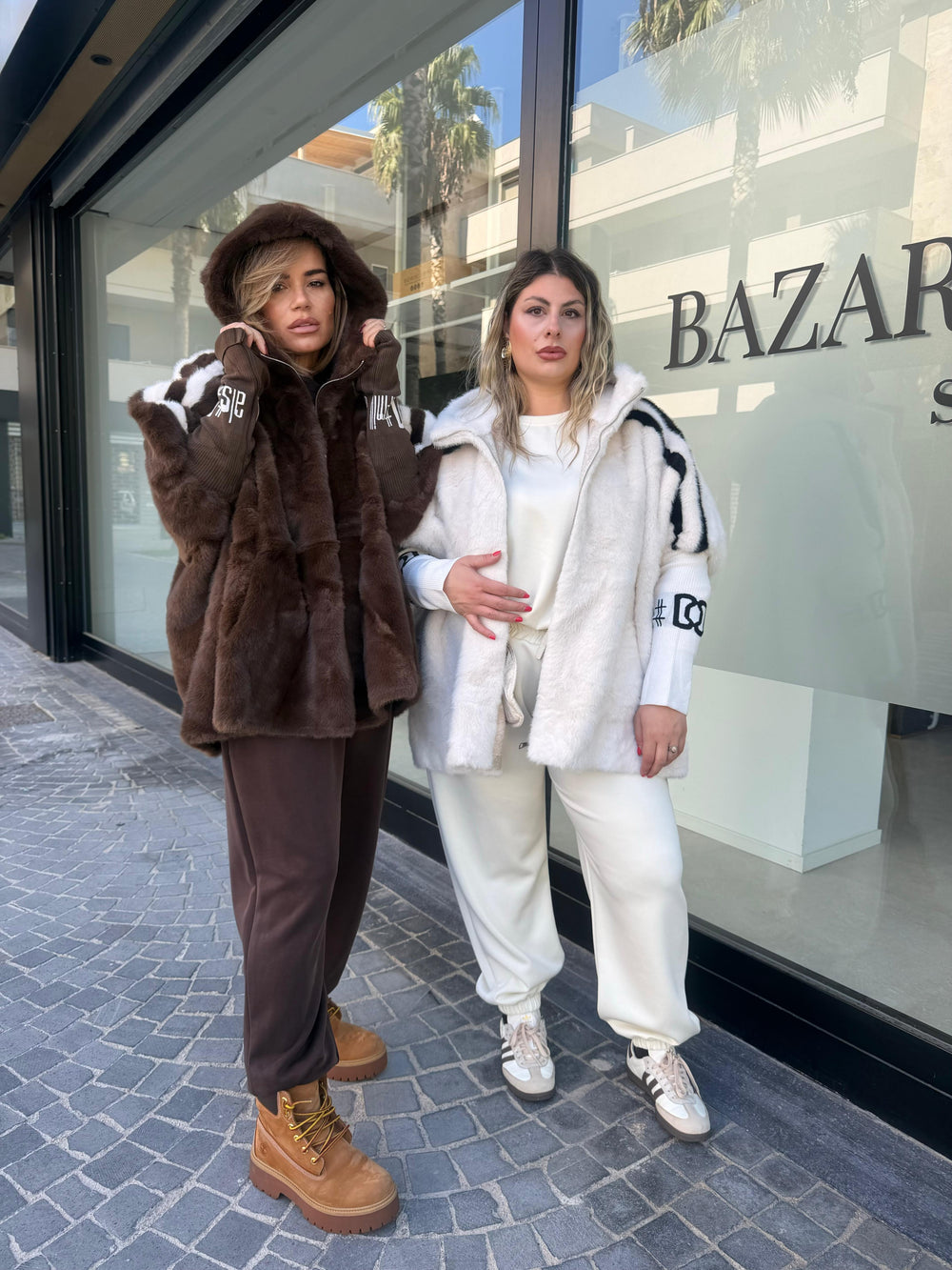 Pelliccia con cappuccio Curvy
