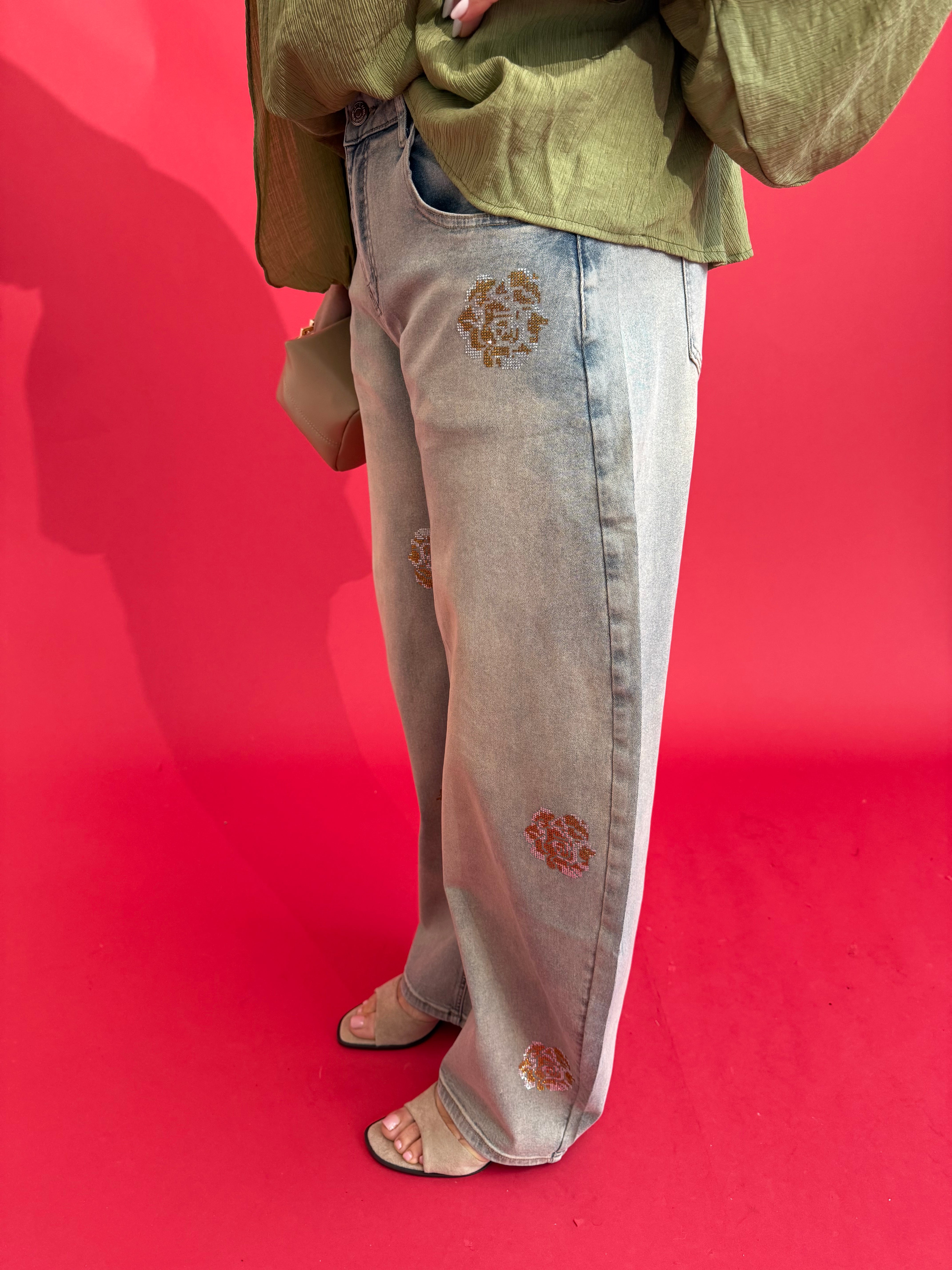 Jeans ballon con fiori strass curvy