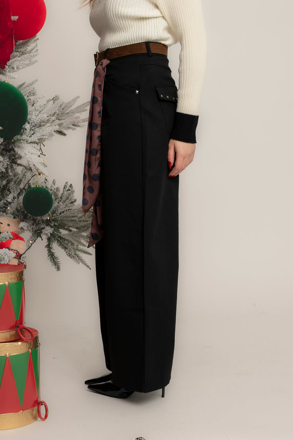 Pantalone palazzo con cintura e foulard