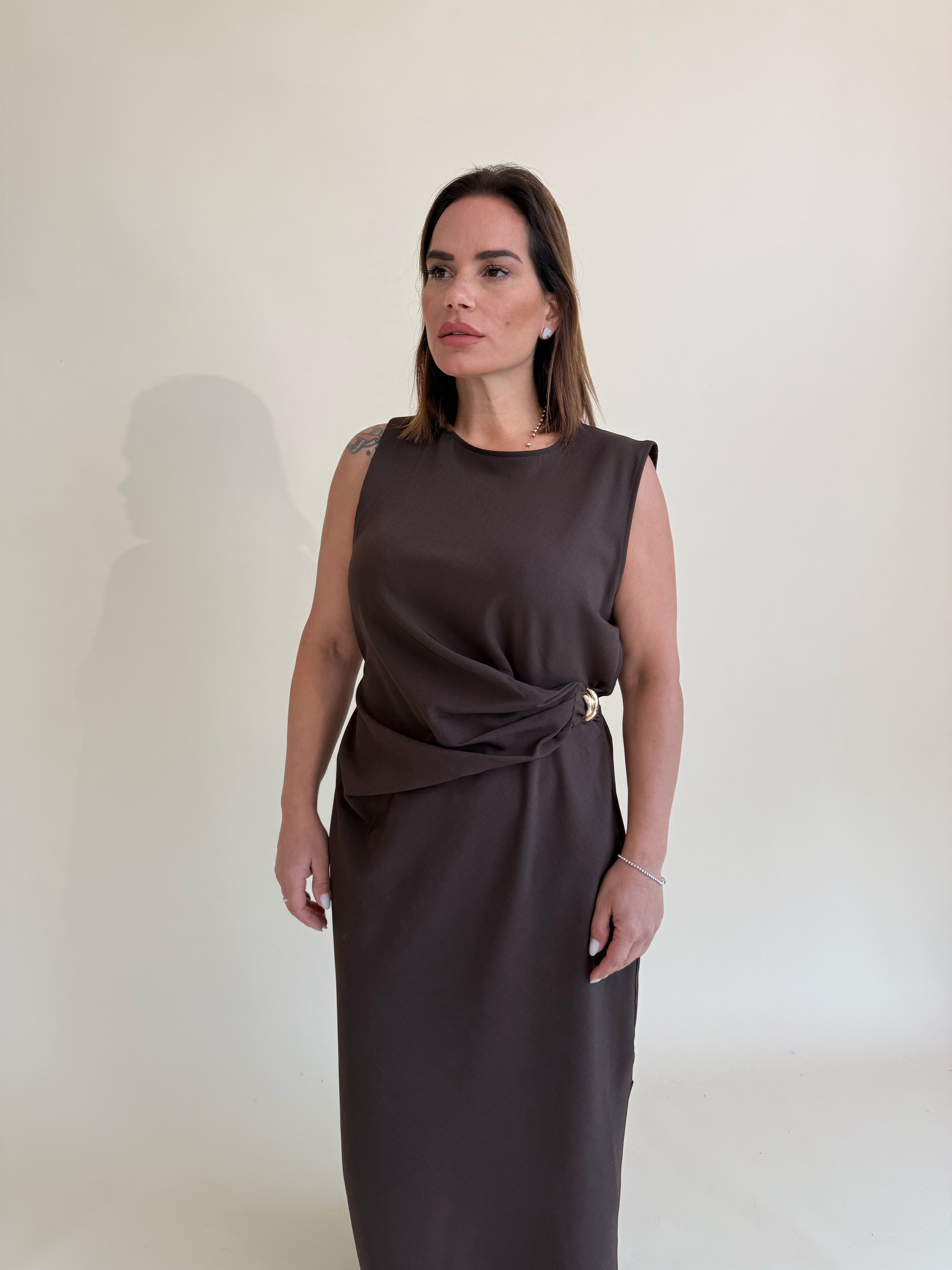 Abito tubino con dettaglio gold curvy