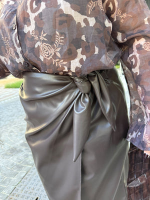 Gonna ecopelle midi annodata curvy
