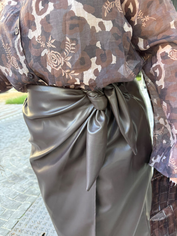 Gonna ecopelle midi annodata curvy
