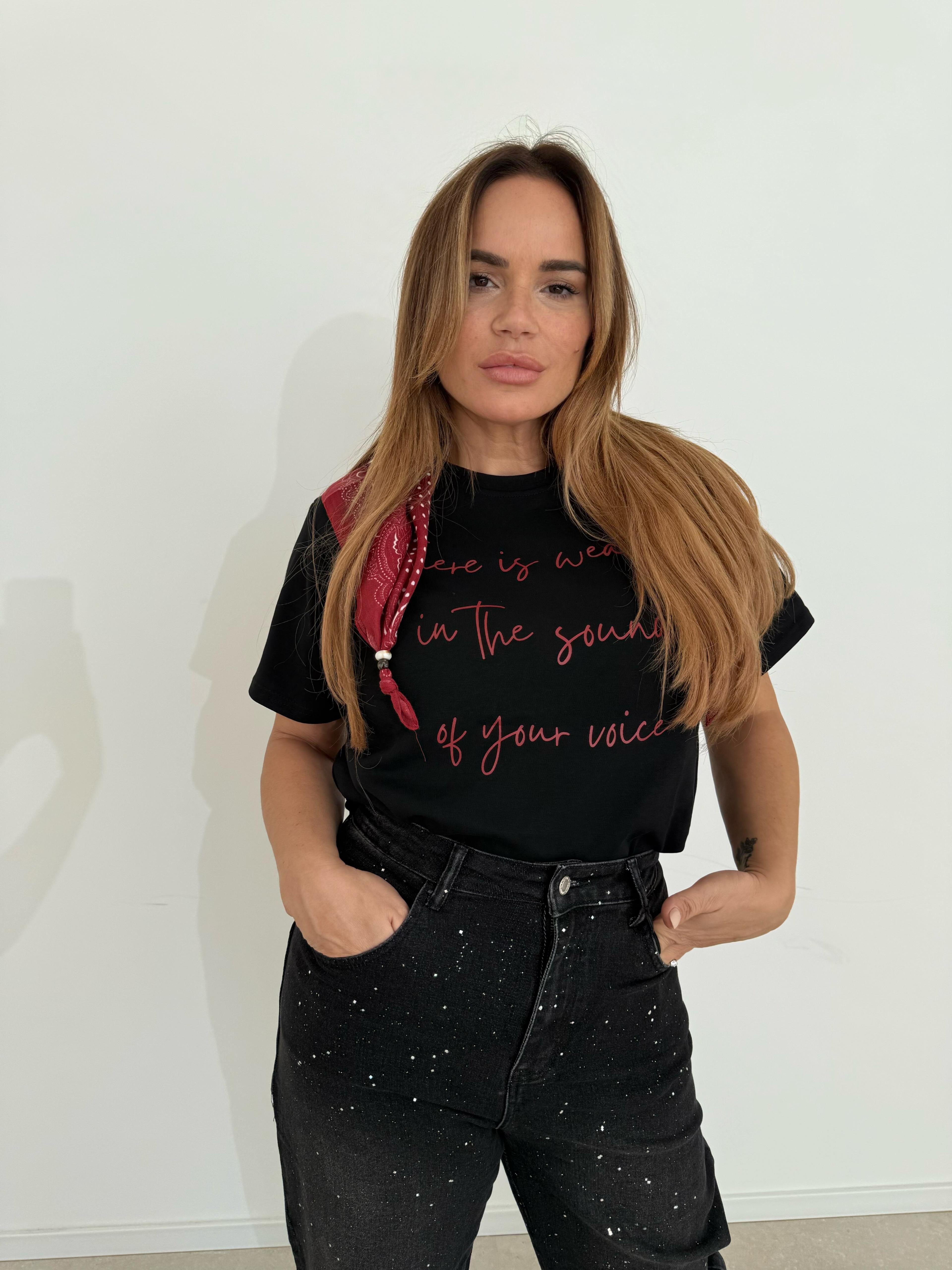 T-shirt con foulard