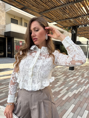 Camicia semitrasparente ricamata