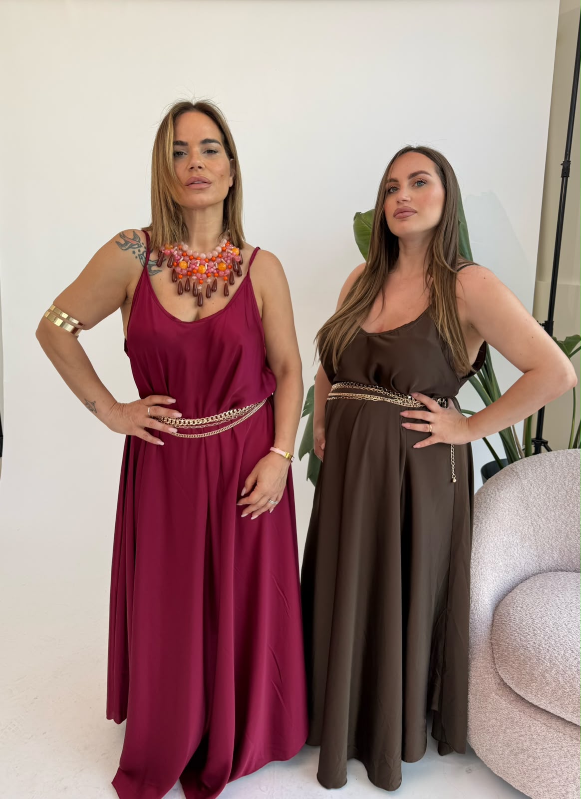Abito bretelline in raso curvy