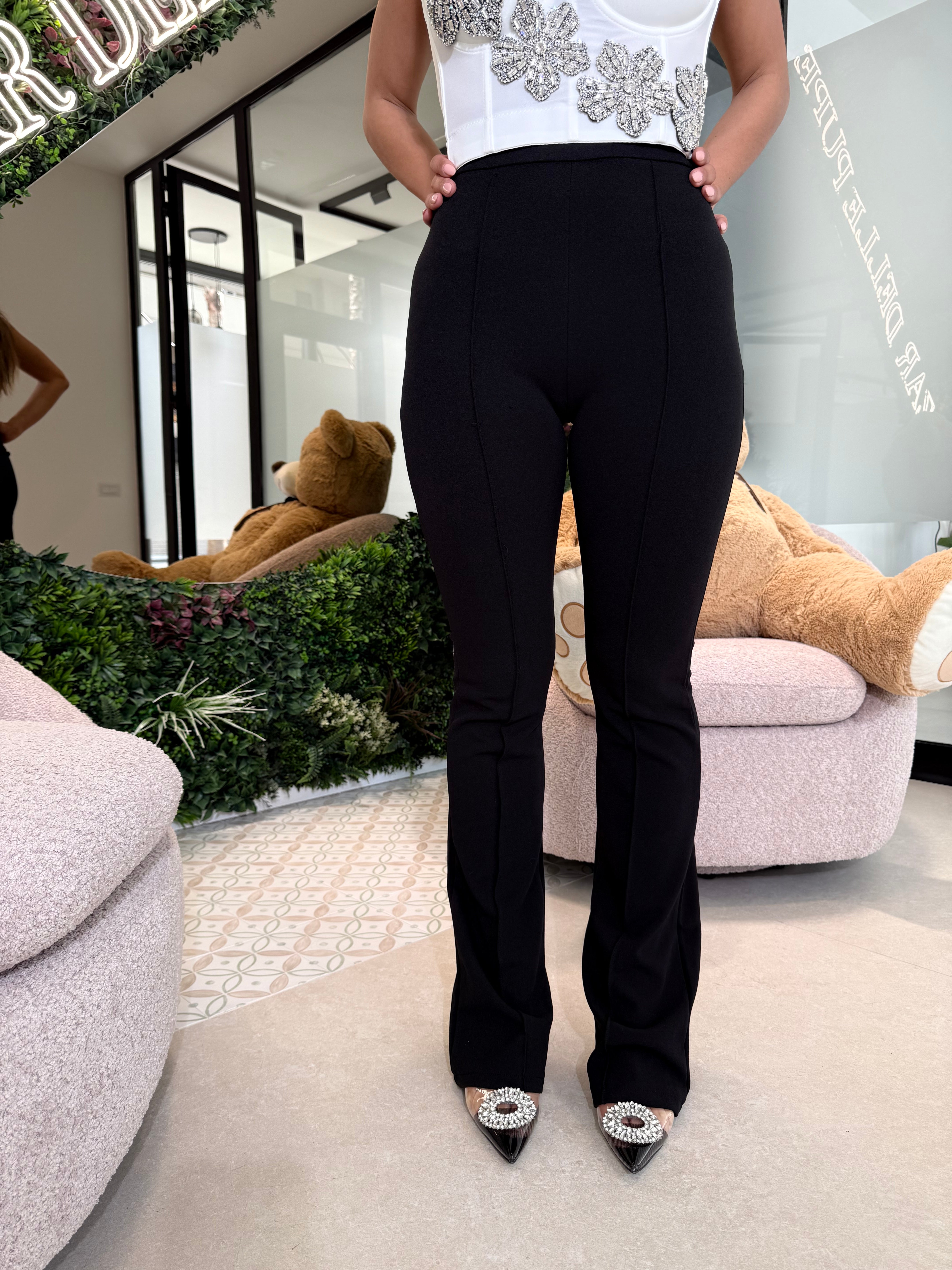 Pantalone zampa elastico
