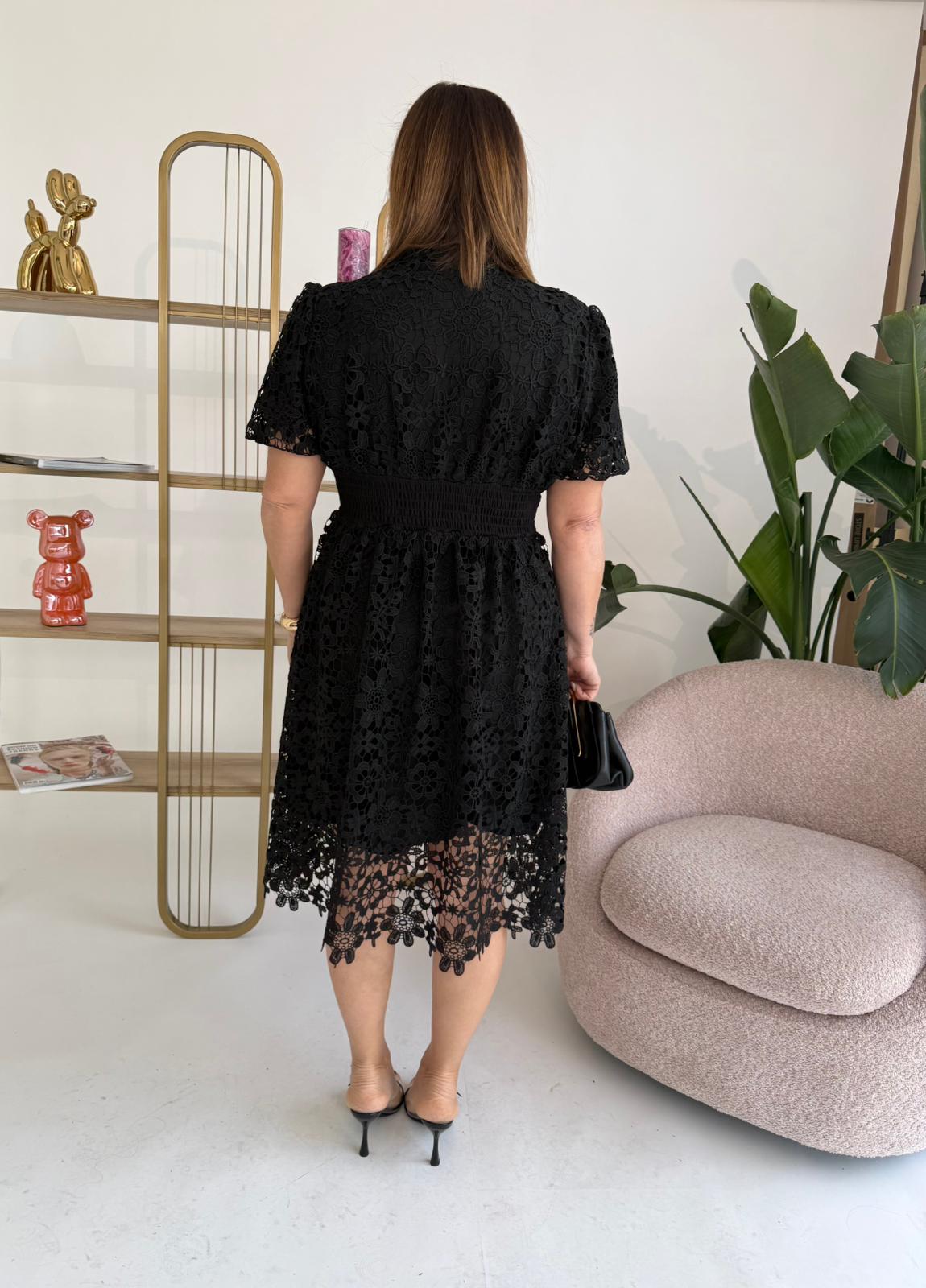 Abito campana in pizzo curvy