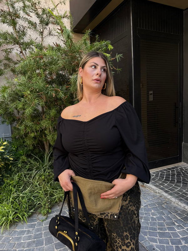Maglia con laccio curvy