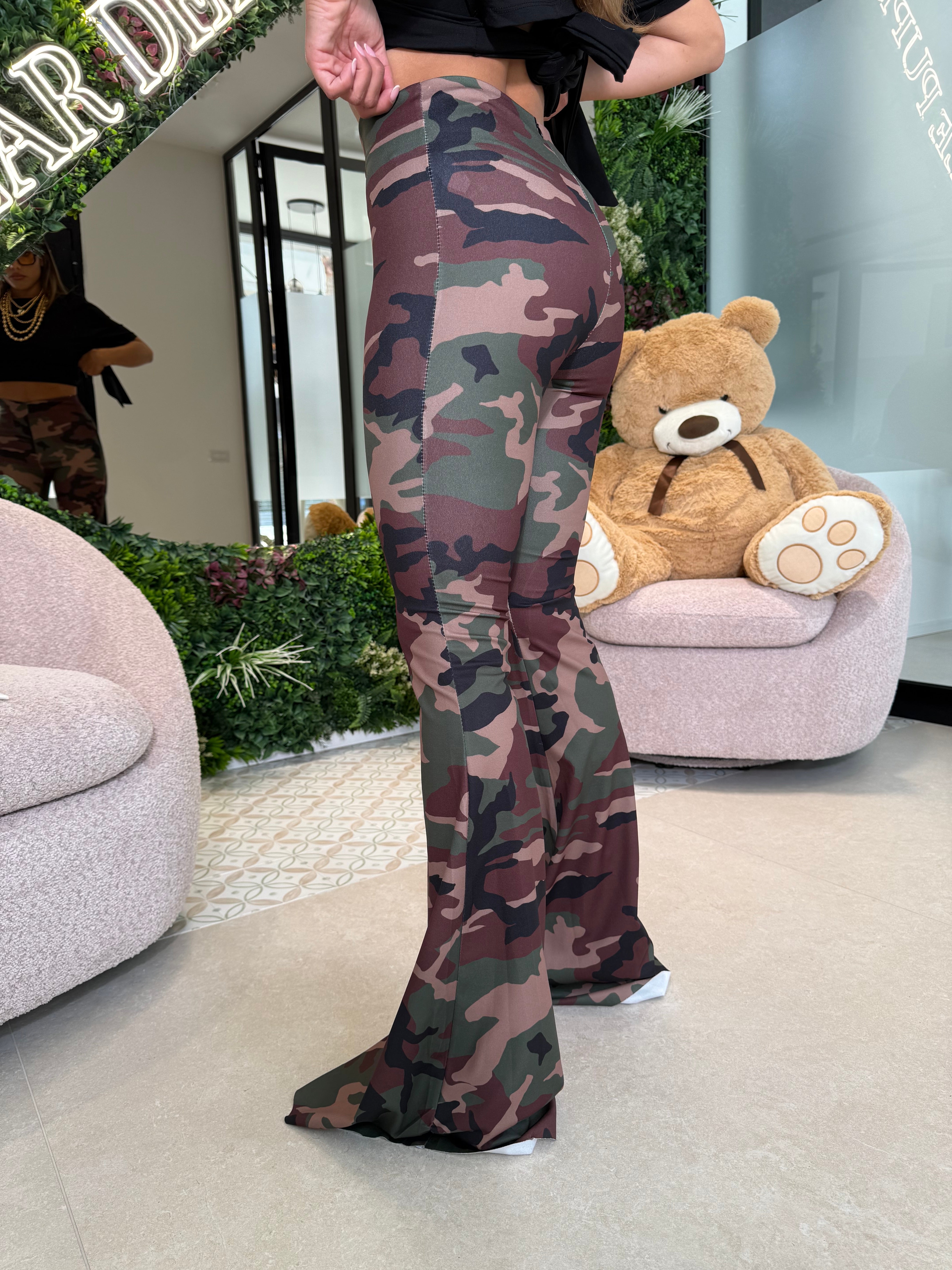 Pantalone a zampa  mimetico