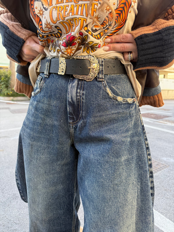 Jeans ballon sabbiato con cintura