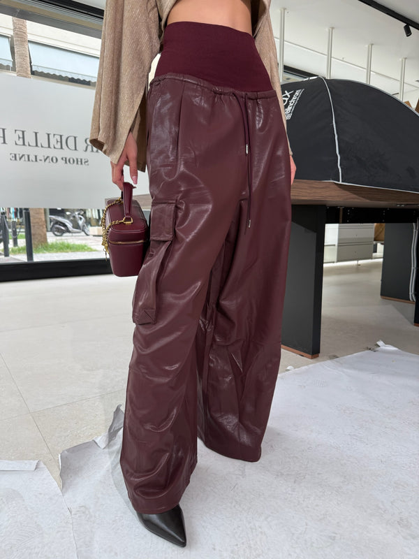 Pantalone ecopelle con elastico alto