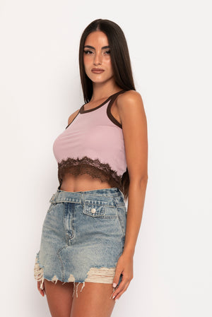 Top crop con dettagli in pizzo