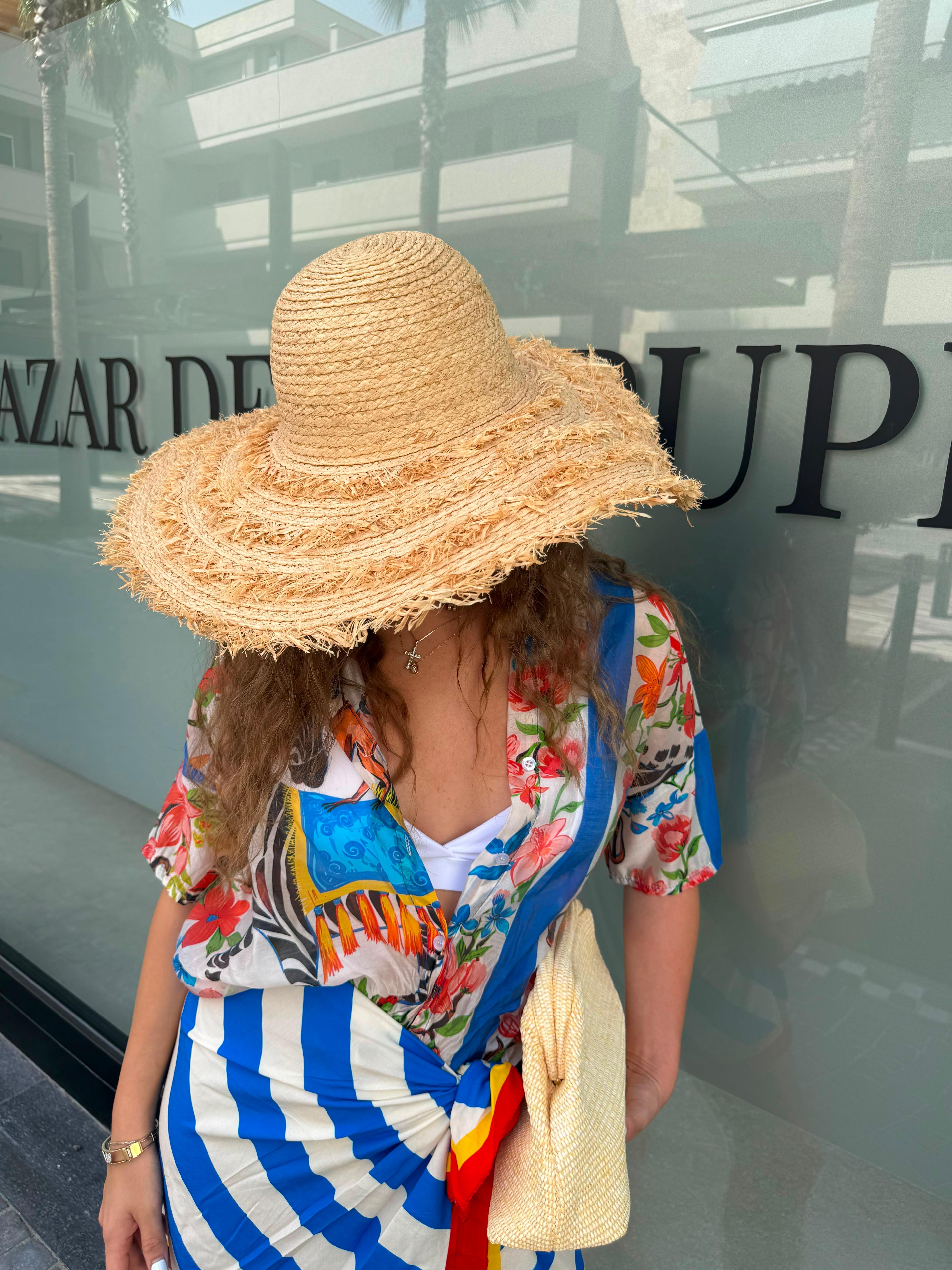 Cappello in paglia largo