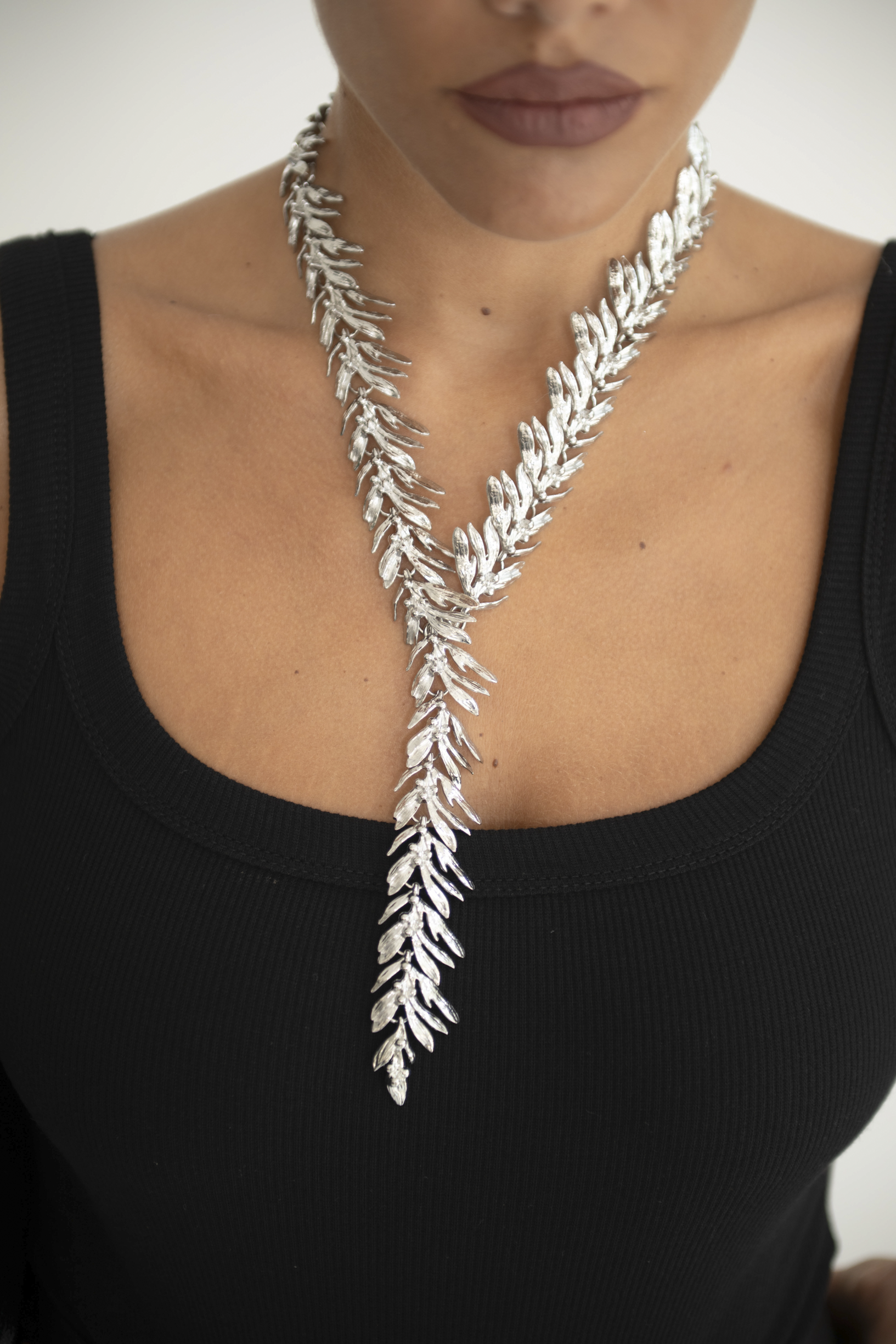 Collana pendente foglie