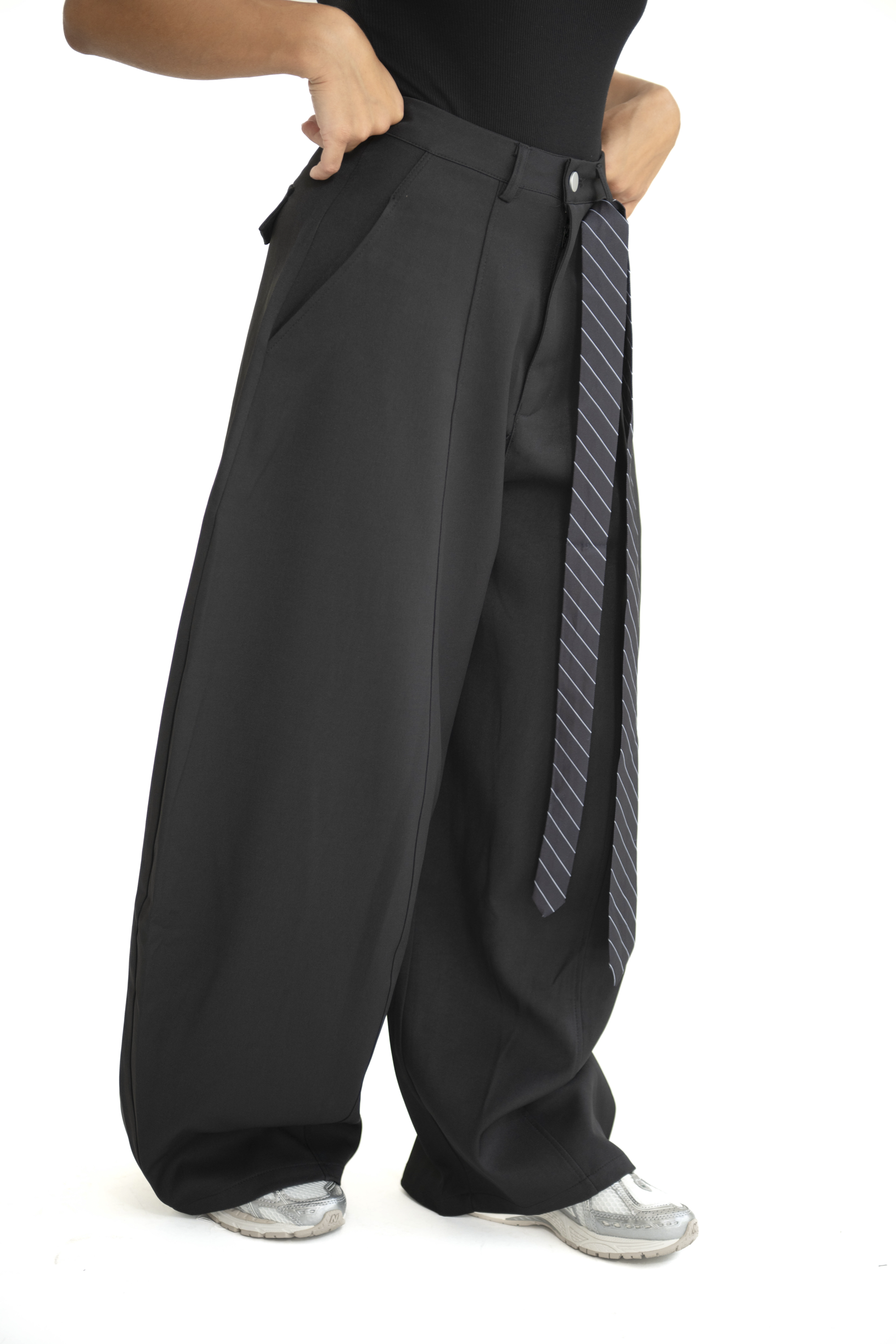 Pantalone con cravatta nero