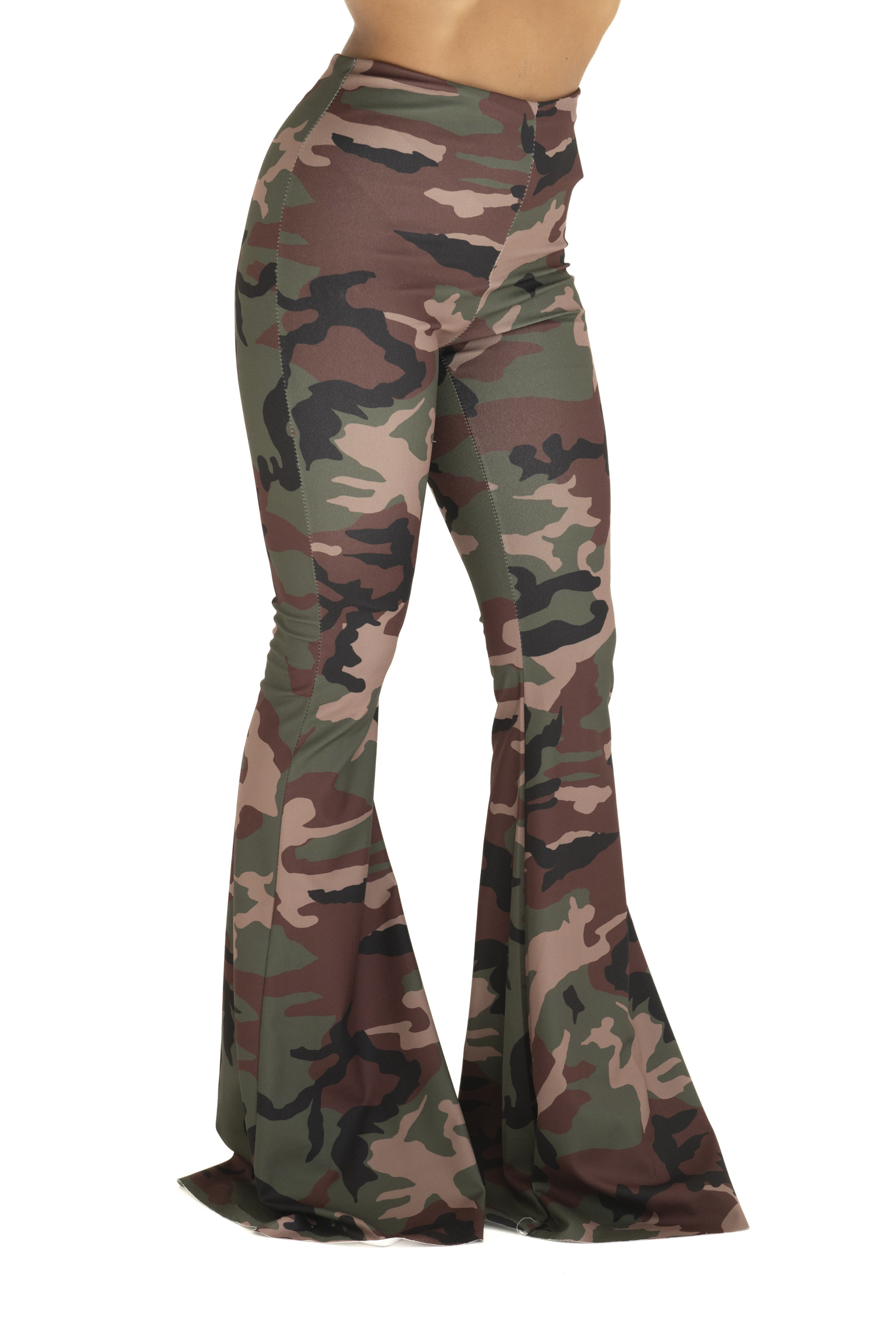 Pantalone a zampa mimetico