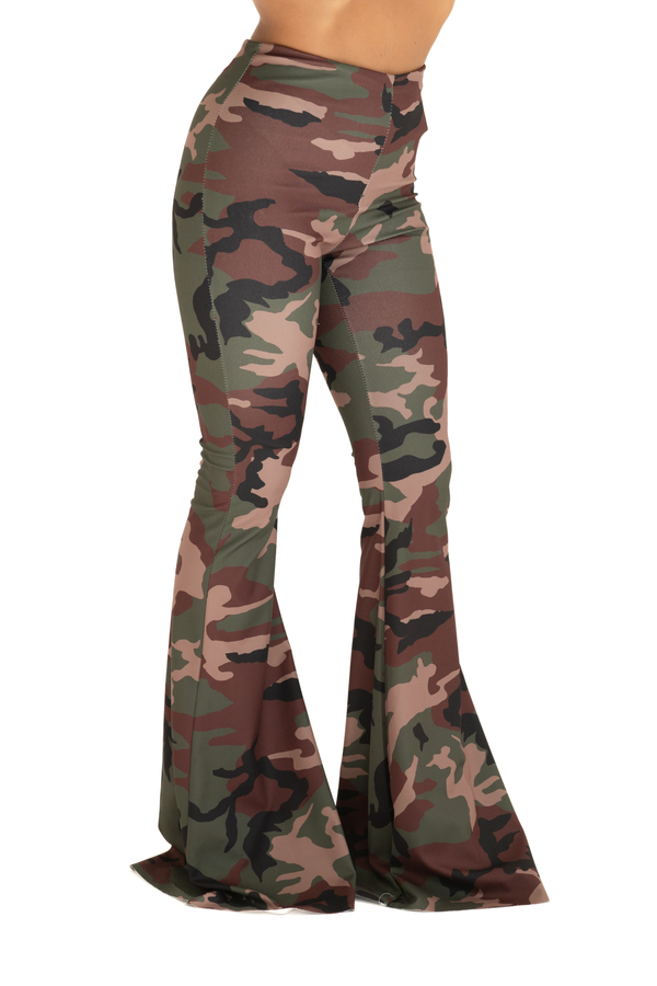 Pantalone a zampa mimetico