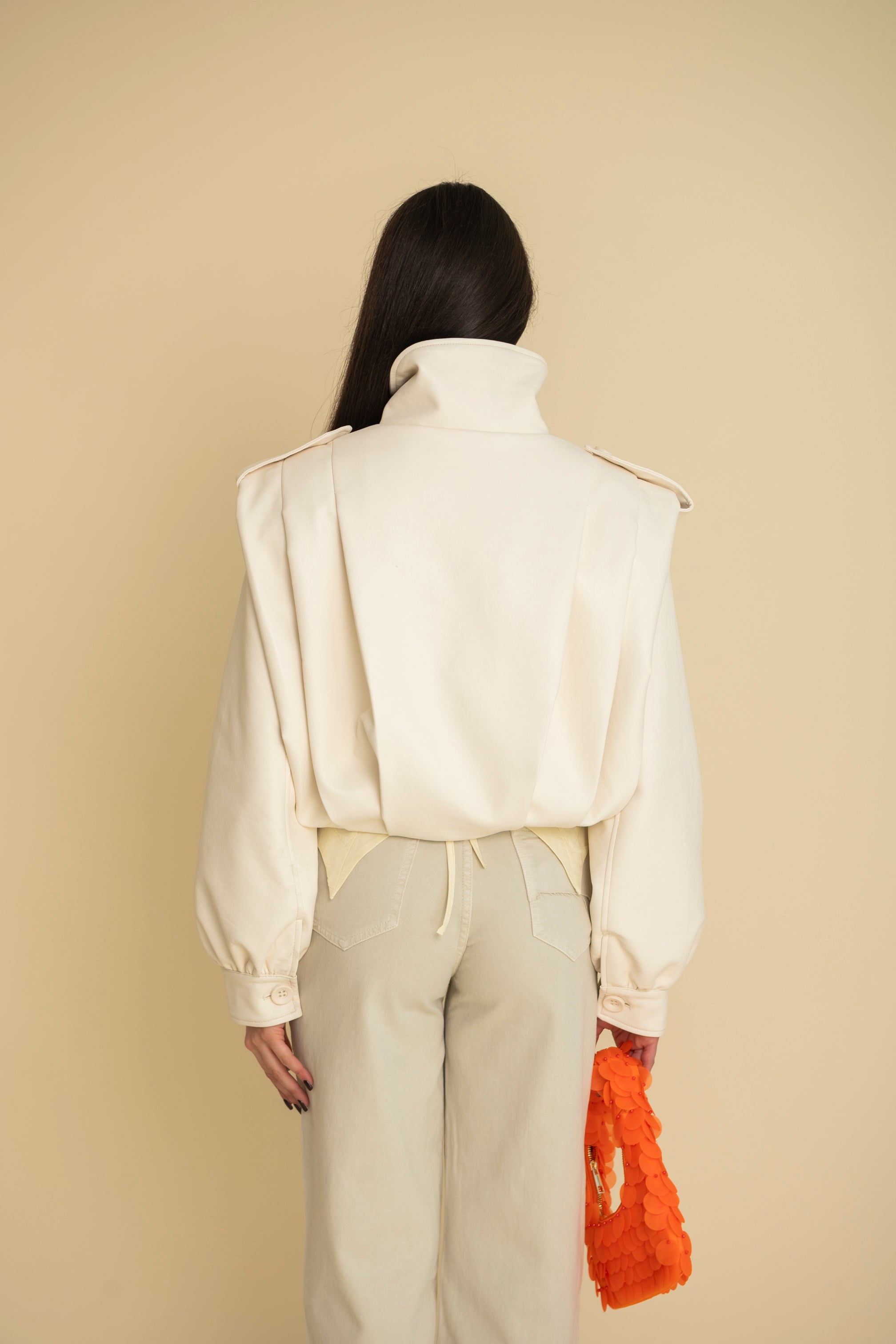 Bomber crop arricciato in ecopelle