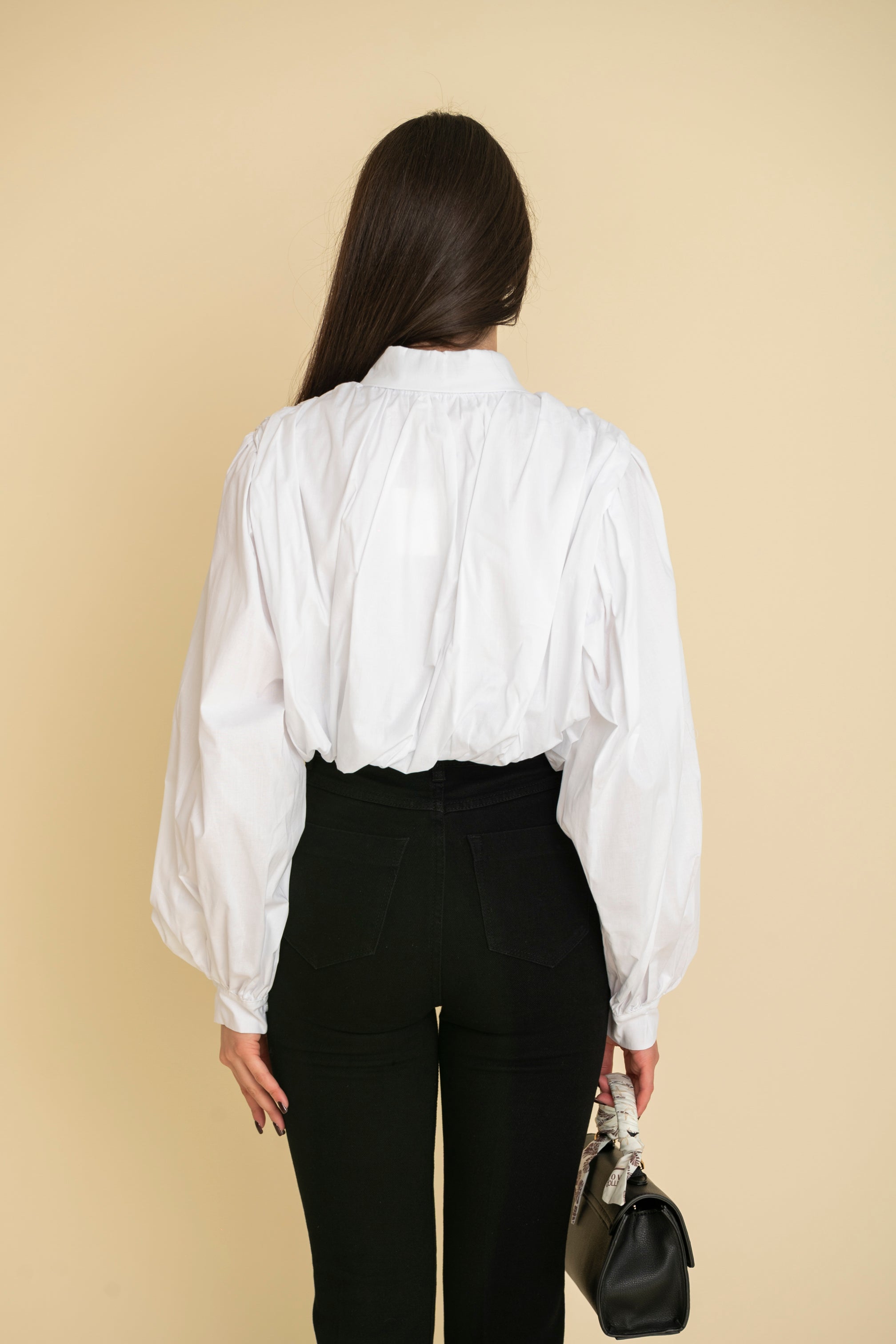 Camicia crop con fiocchetto