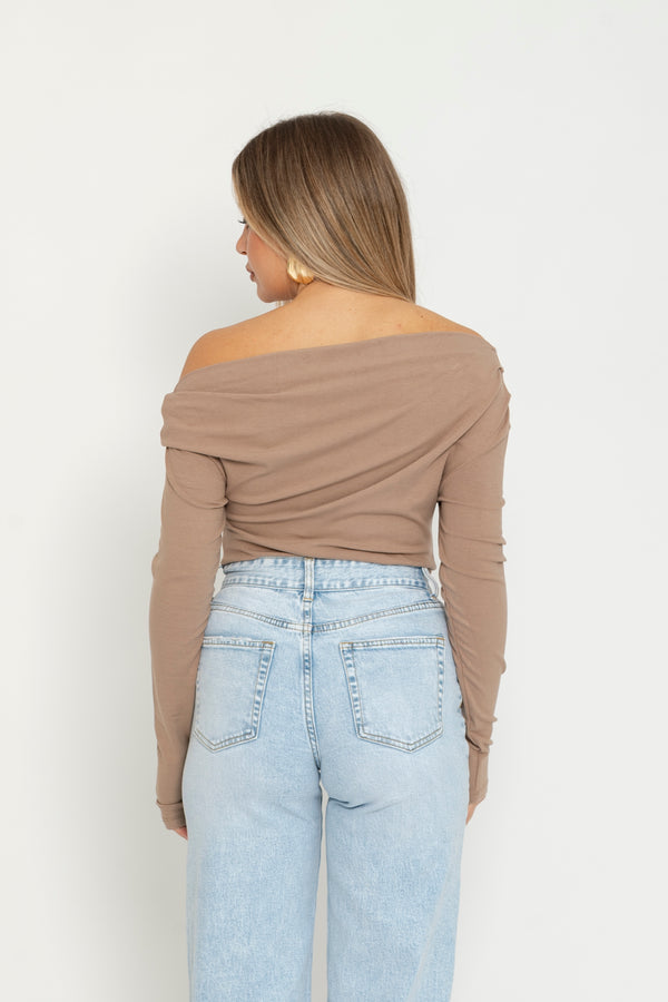 Maglia asimmetrica