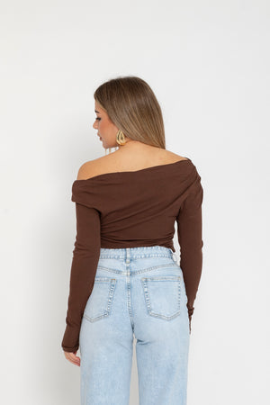 Maglia asimmetrica