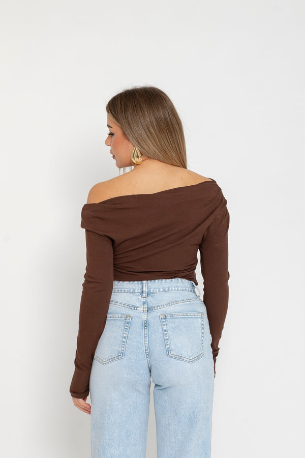 Maglia asimmetrica