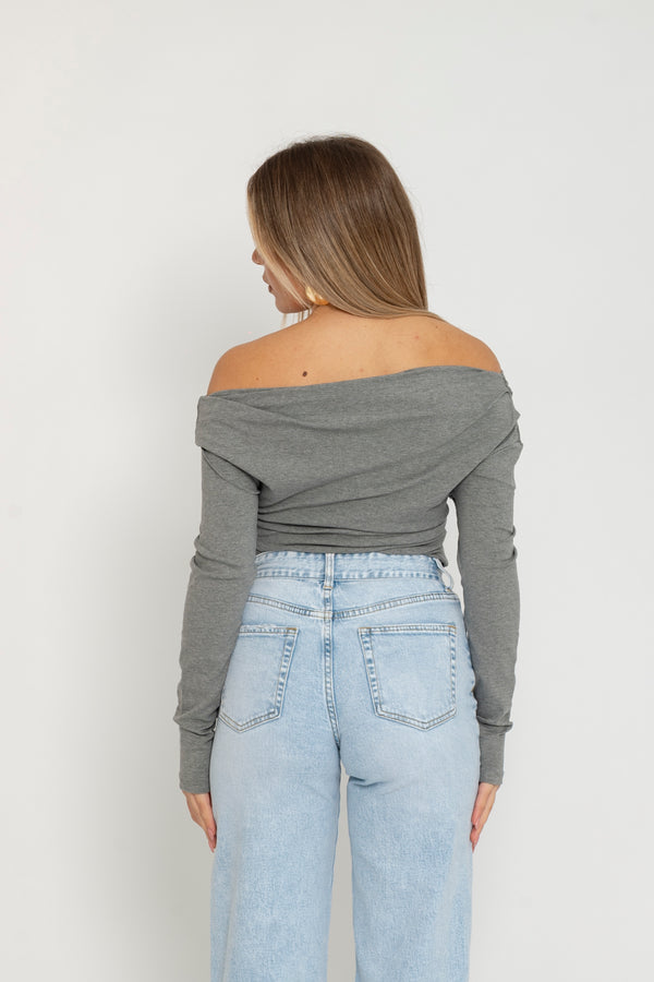Maglia asimmetrica