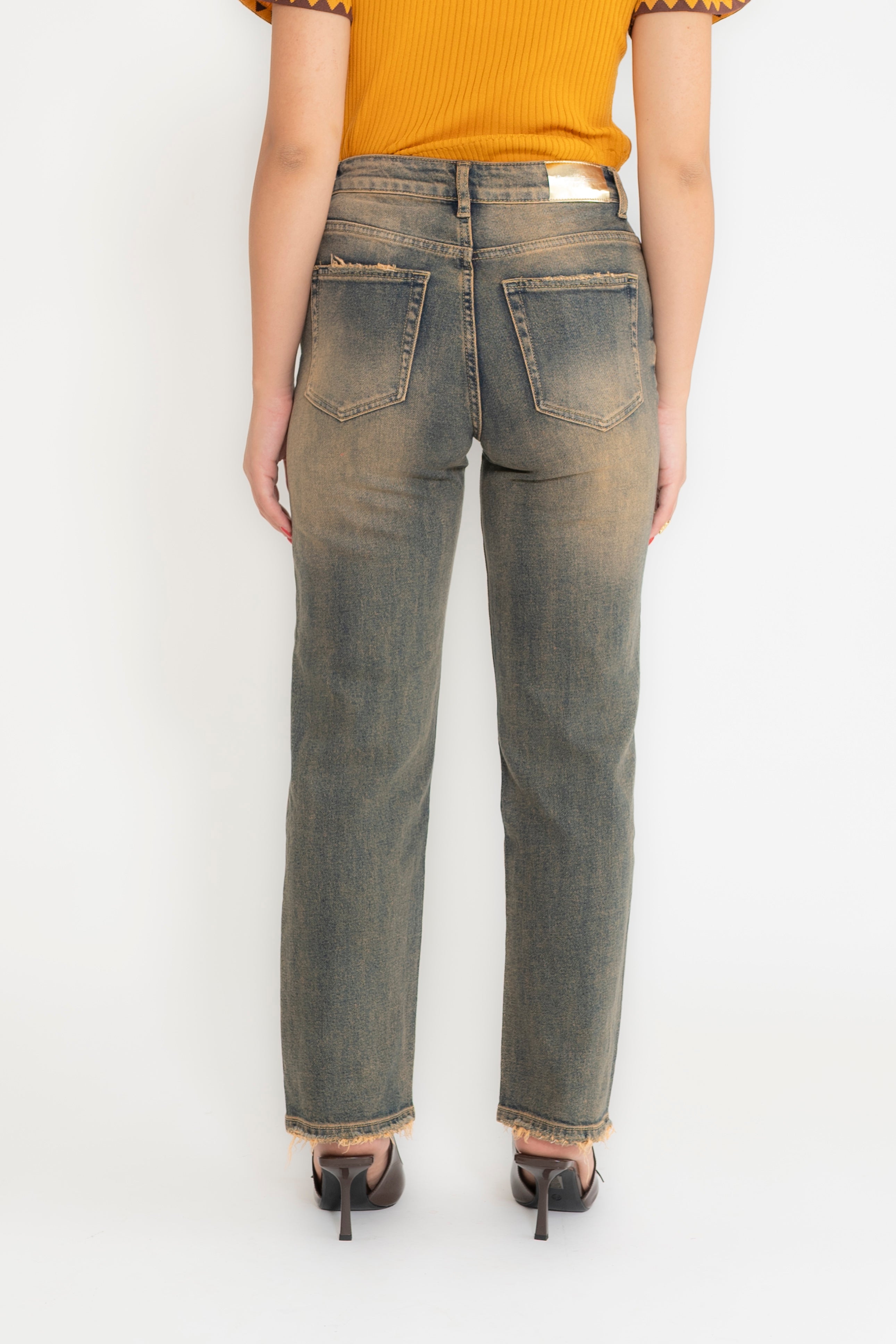 Jeans gamba dritta sabbiato