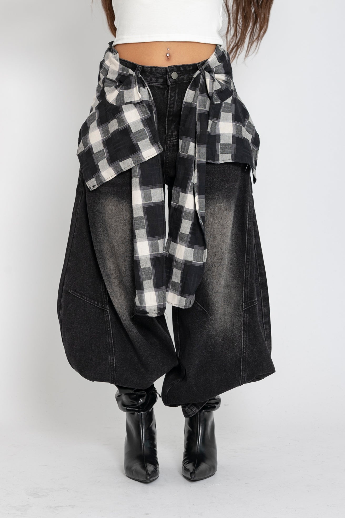 Jeans ballon con foulard camicia