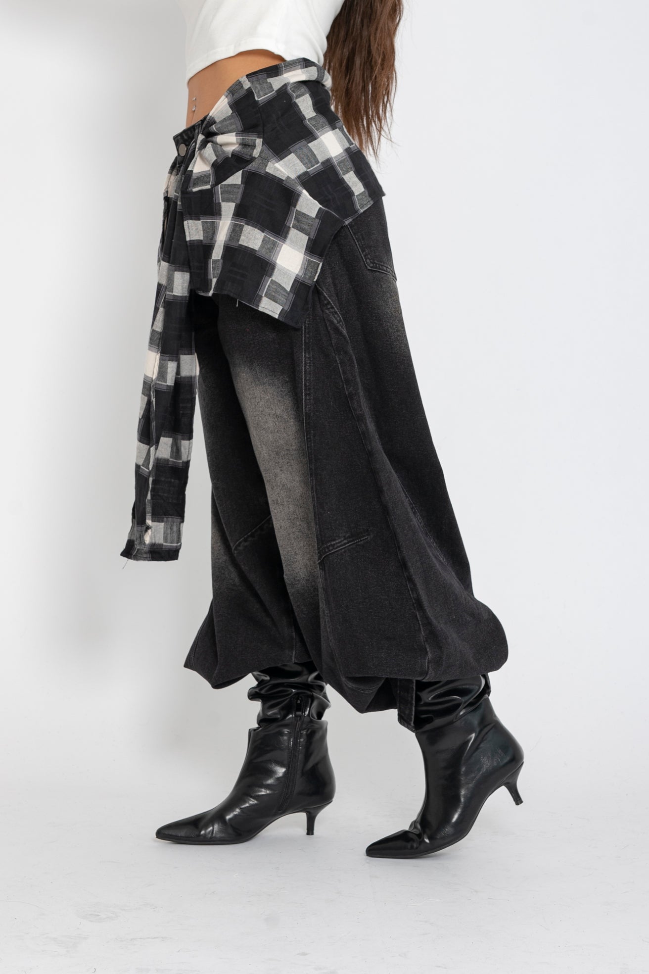 Jeans ballon con foulard camicia