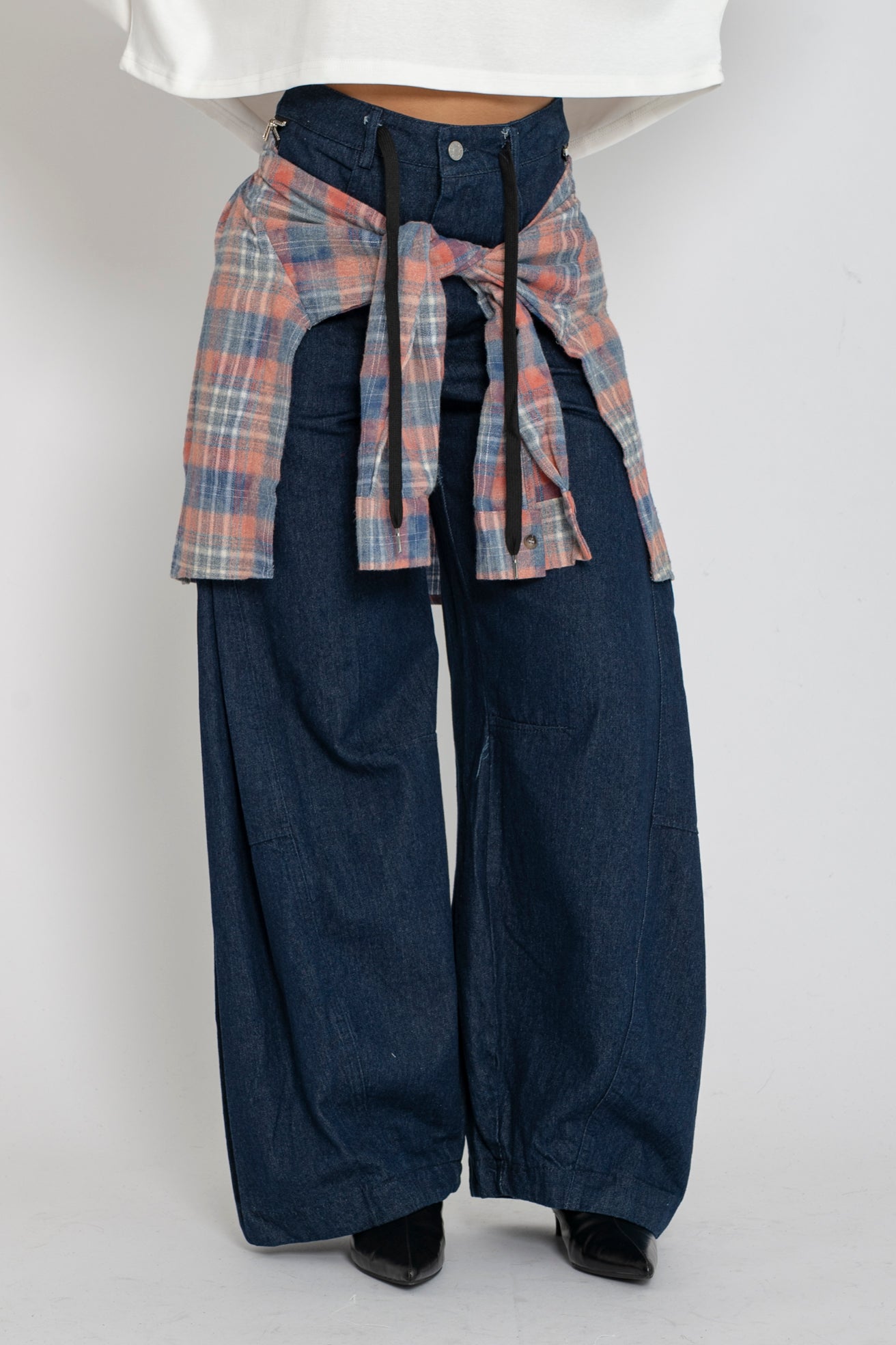 Jeans ballon con camicia