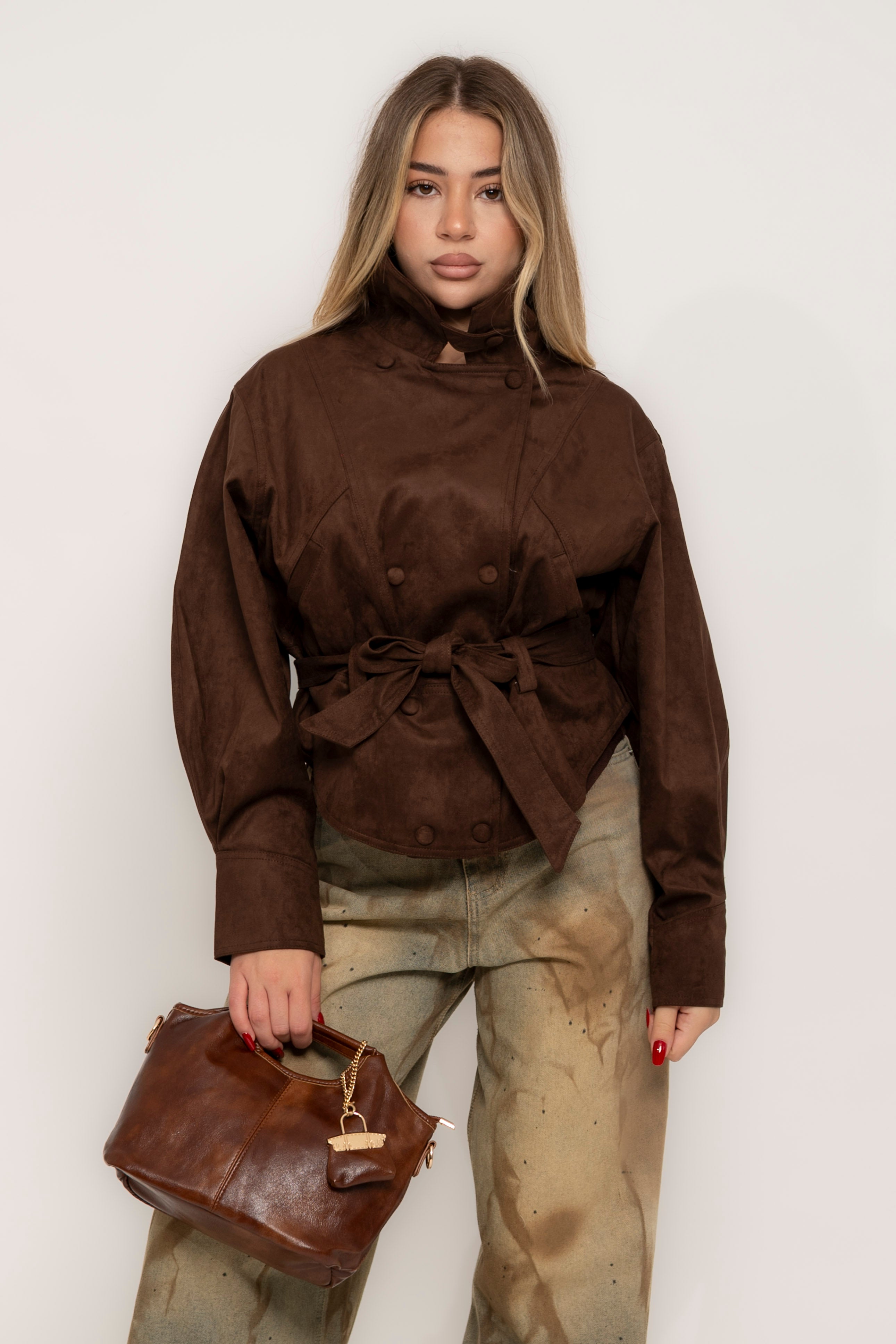 Trench corto marrone