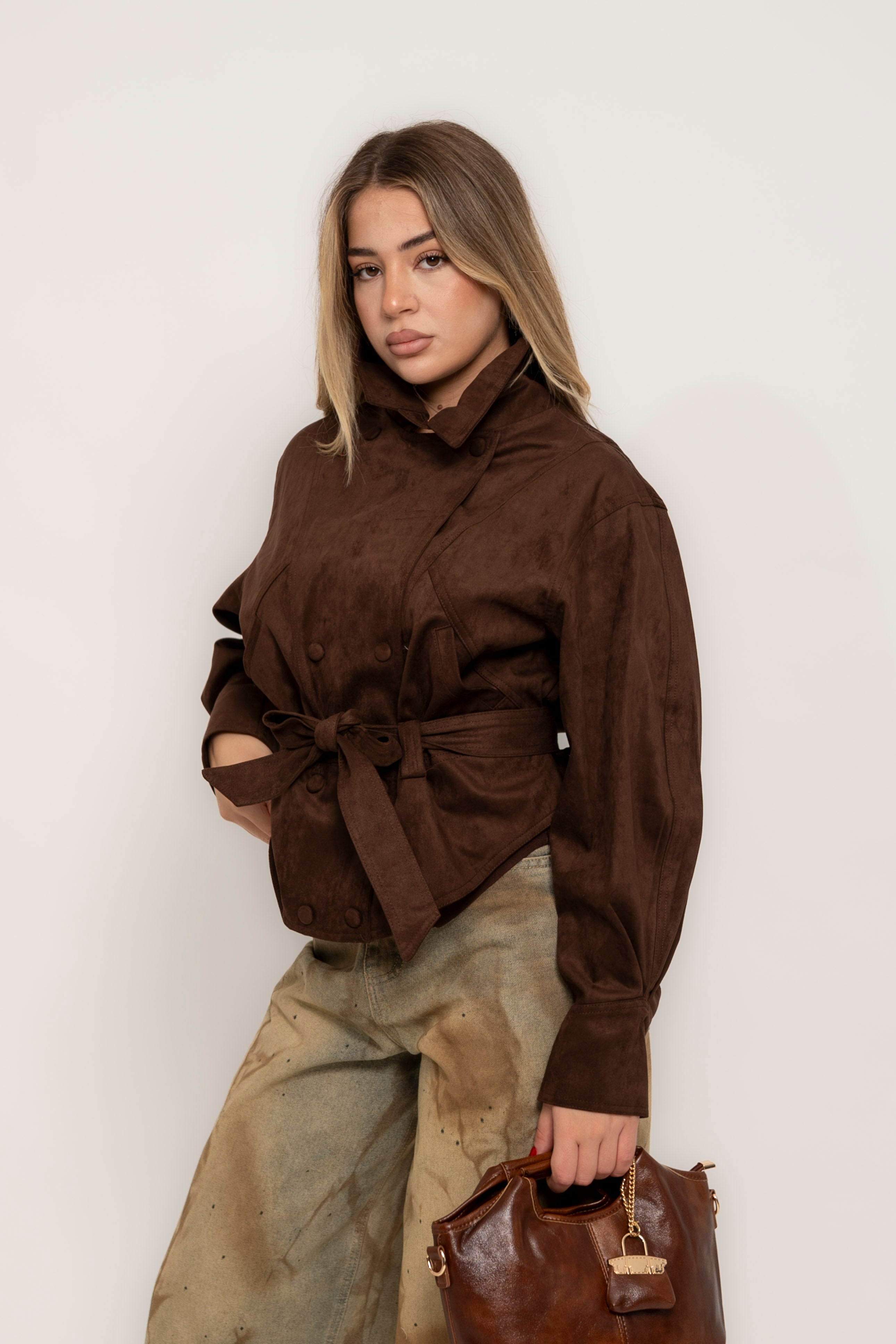 Trench corto marrone