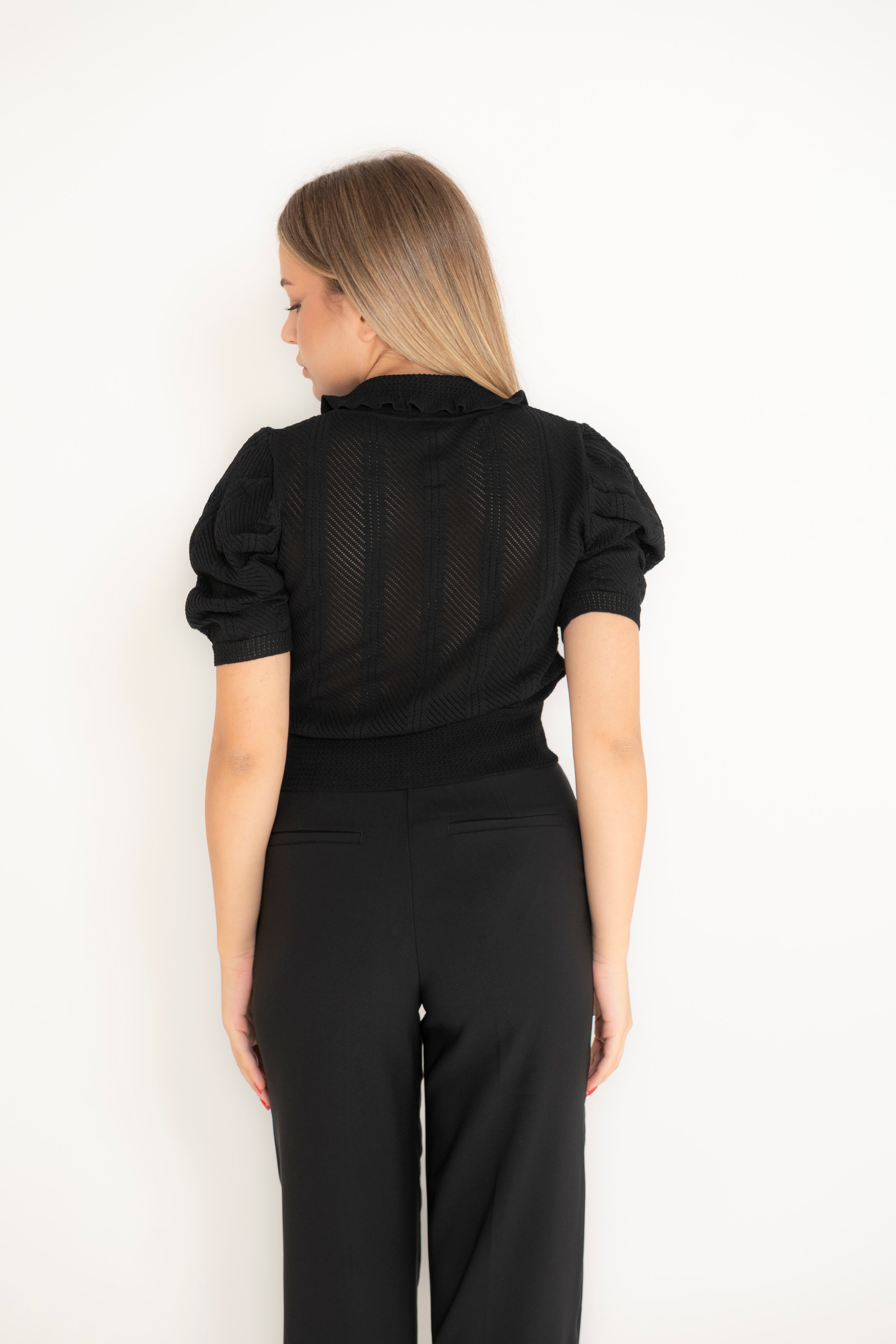 Maglia con bottoni strass e spilla fiocco black