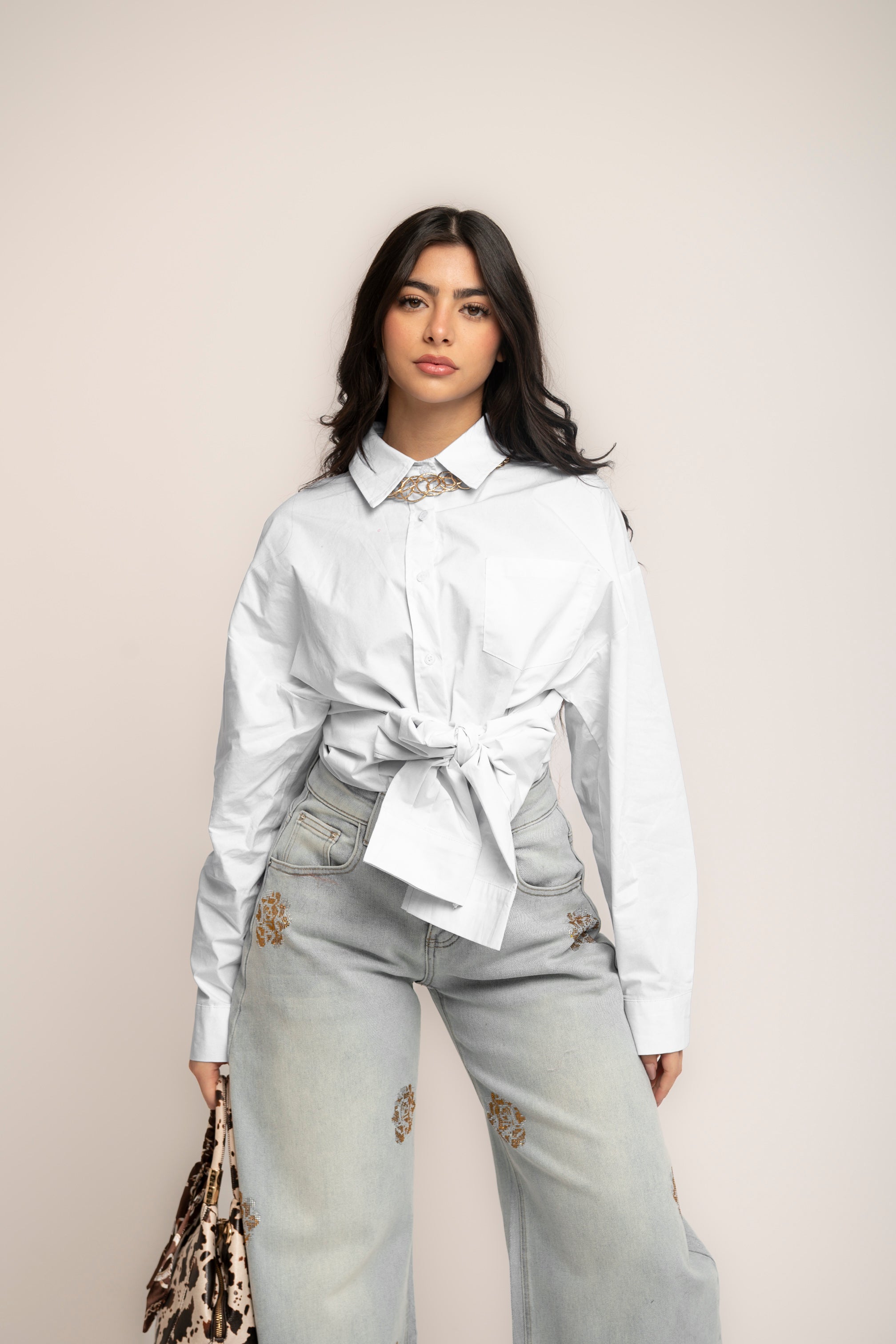 Camicia con nodo effetto manica