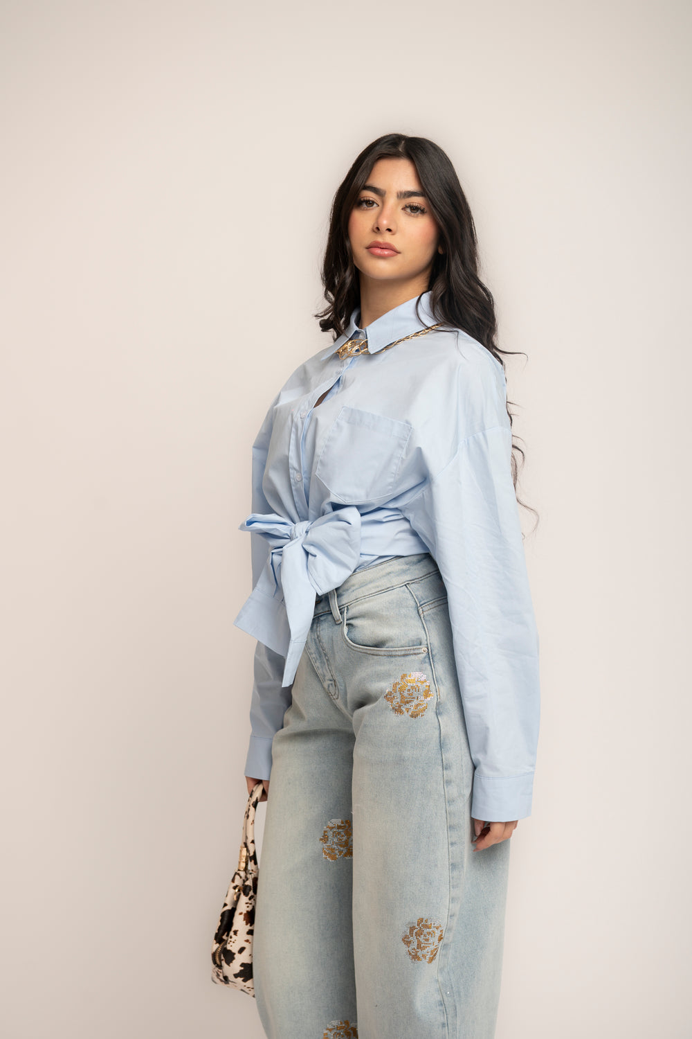 Camicia con nodo effetto manica