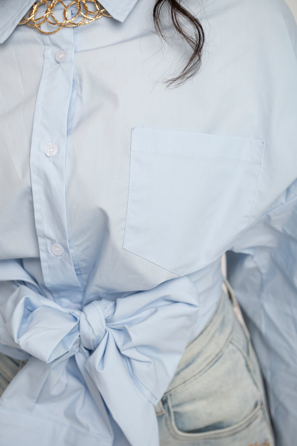 Camicia con nodo effetto manica