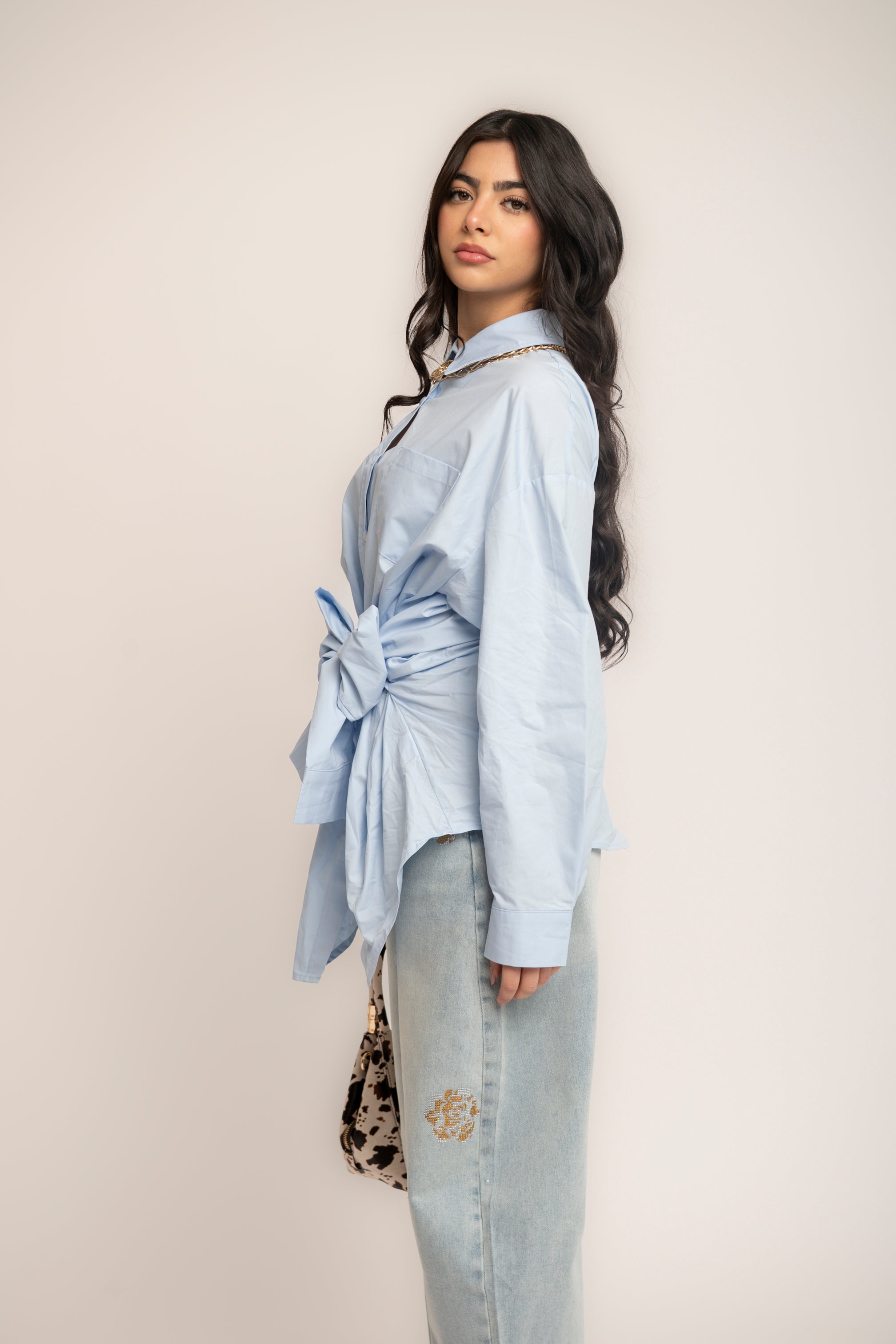 Camicia con nodo effetto manica
