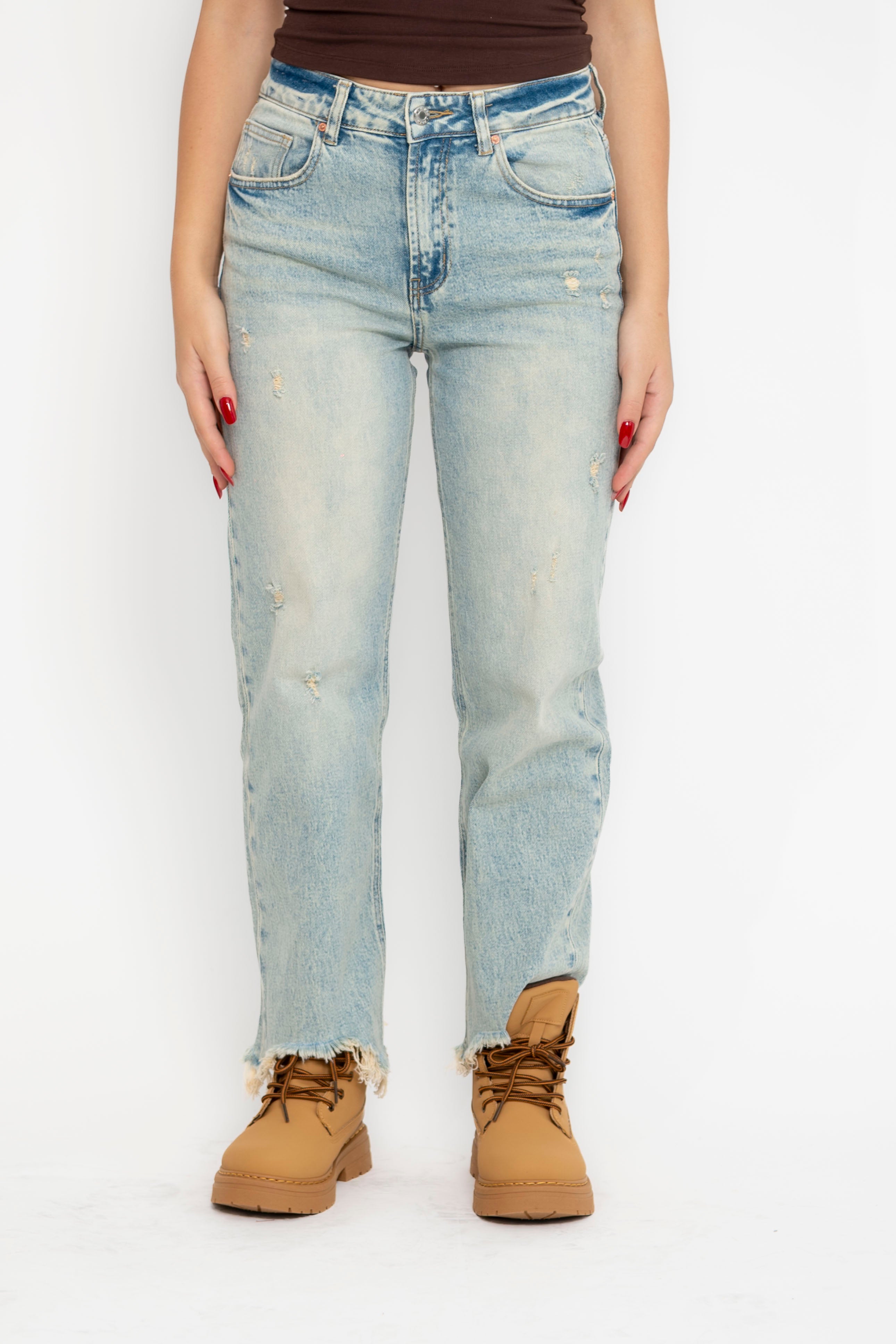 Jeans mom fit sfrangiato