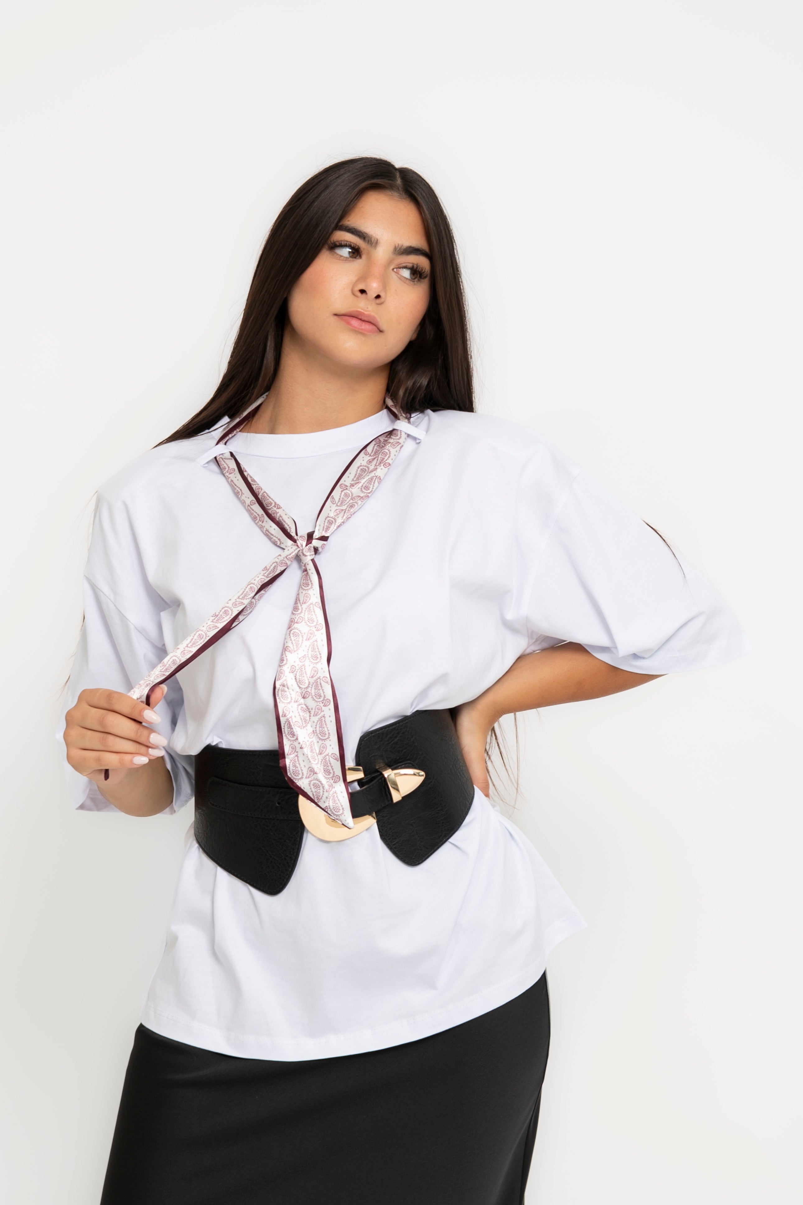 T-shirt con foulard