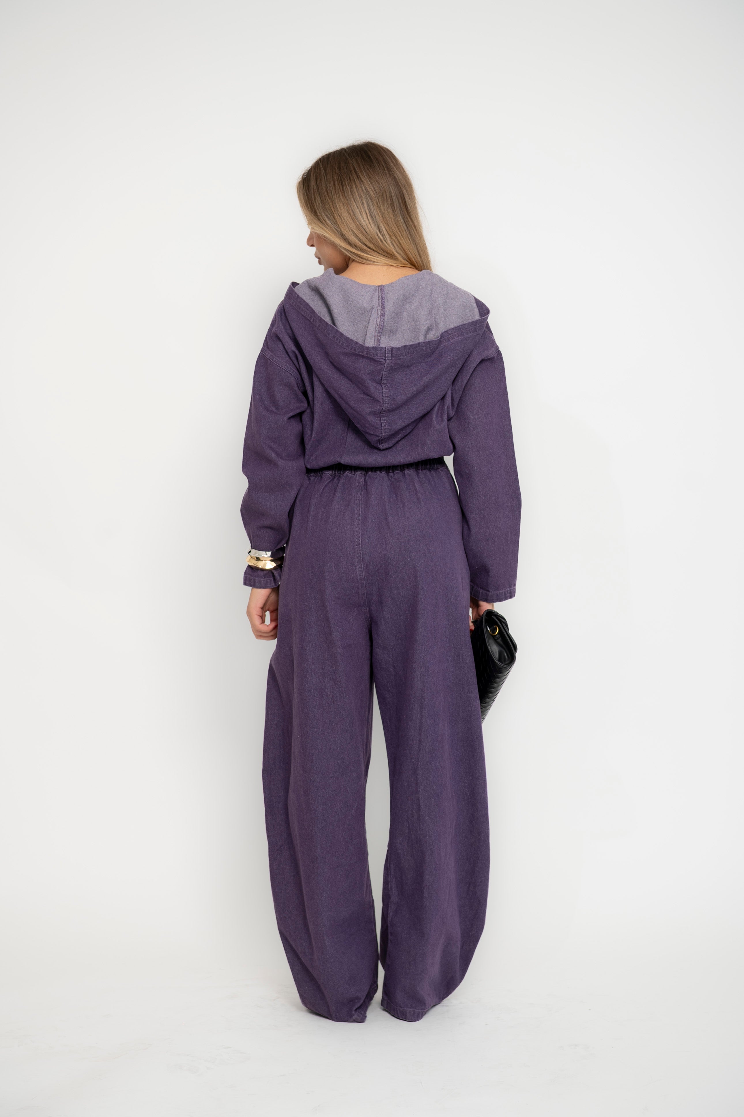 Tuta in denim viola