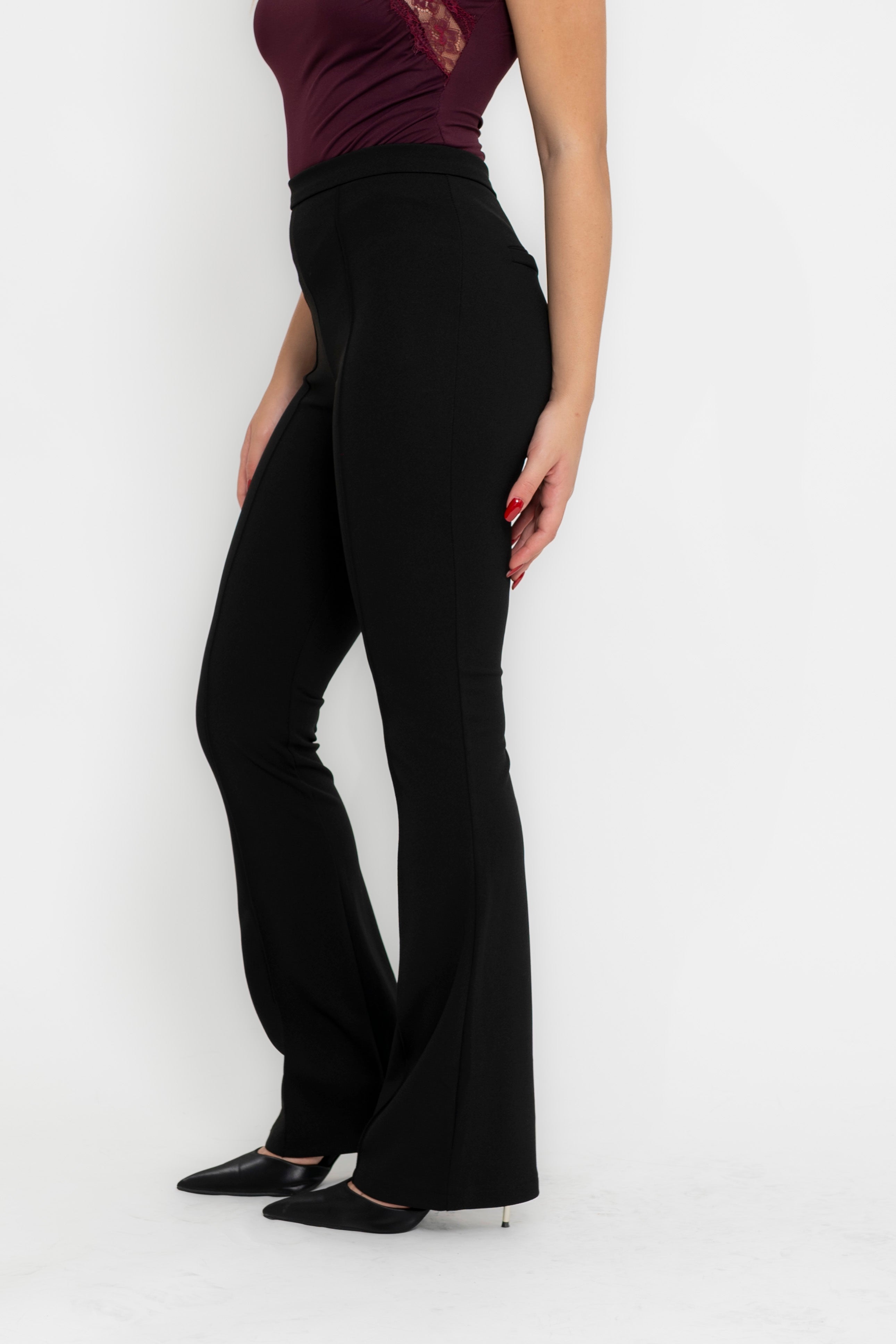 Pantalone a zampa elastico