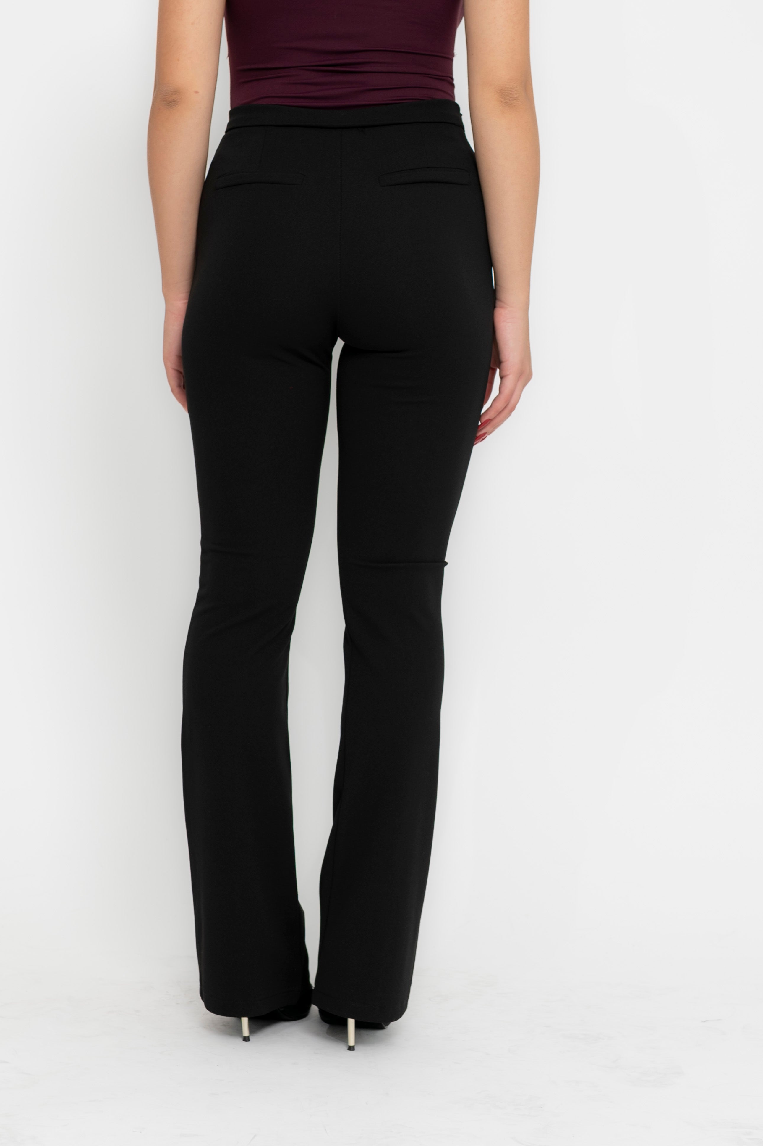 Pantalone a zampa elastico