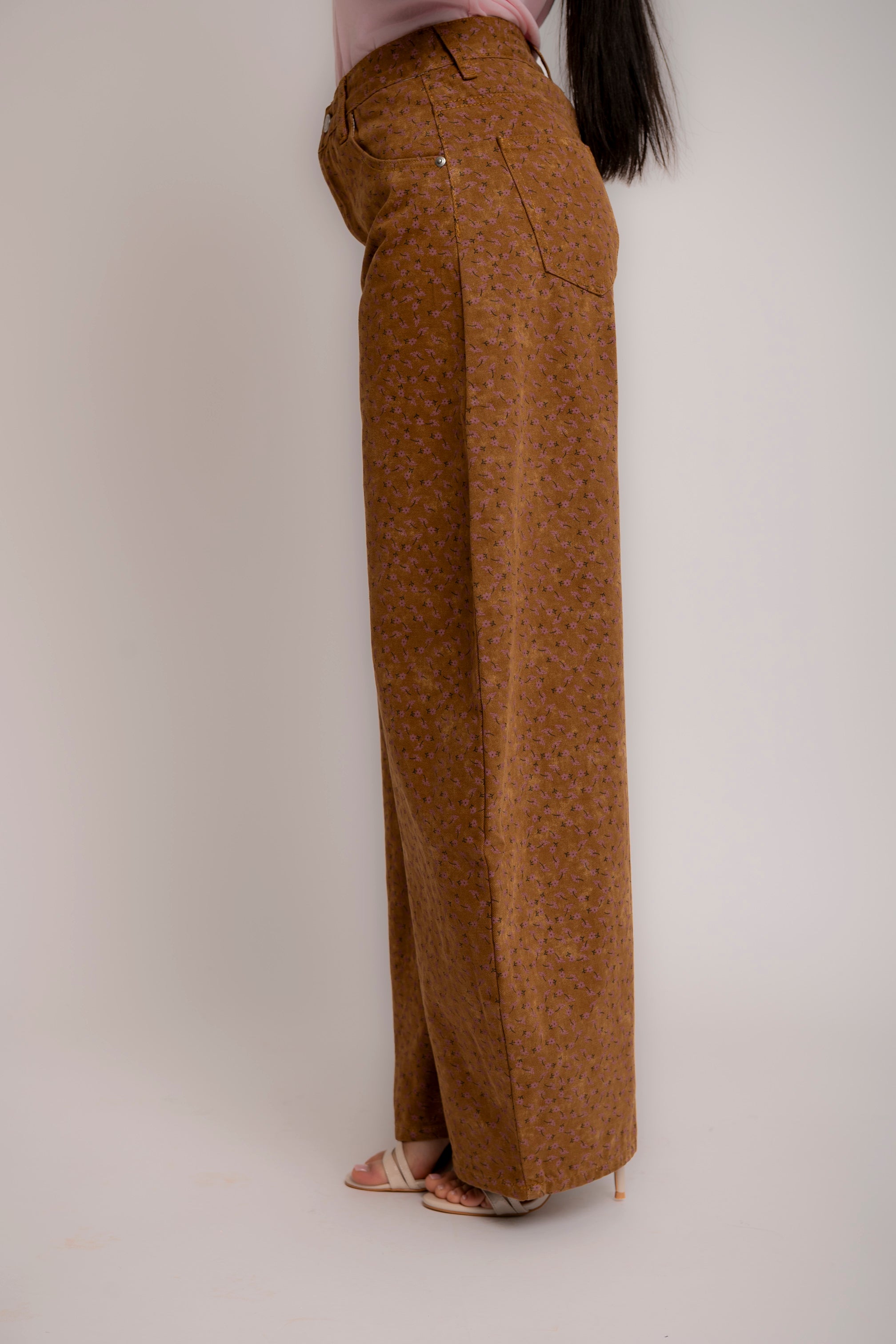 Jeans fiorellini camel