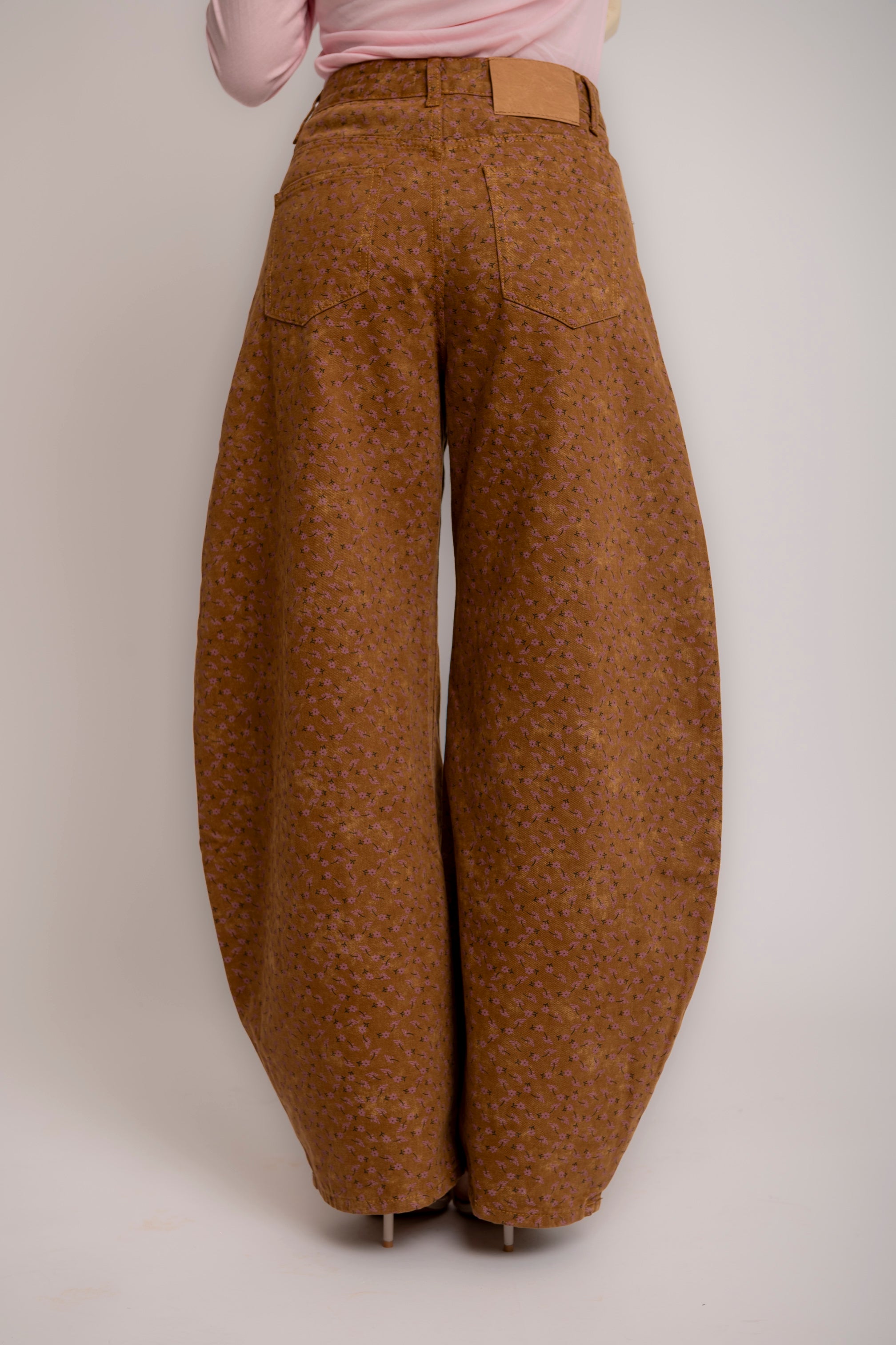 Jeans fiorellini camel