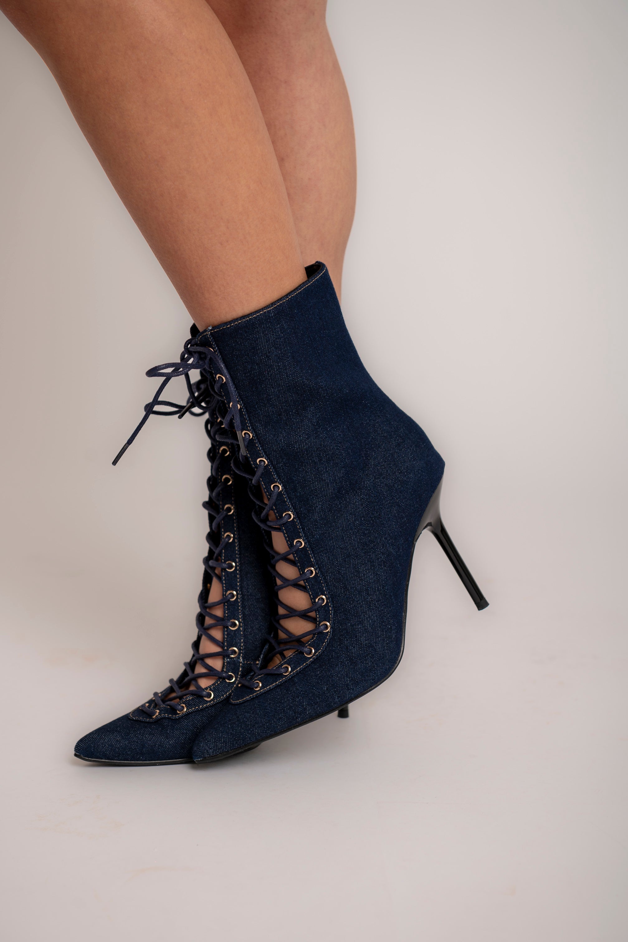 Stivaletti con stringhe in denim