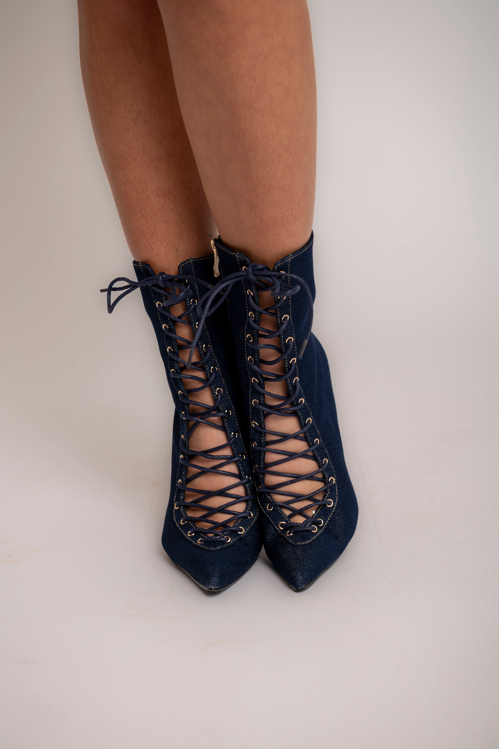 Stivaletti con stringhe in denim