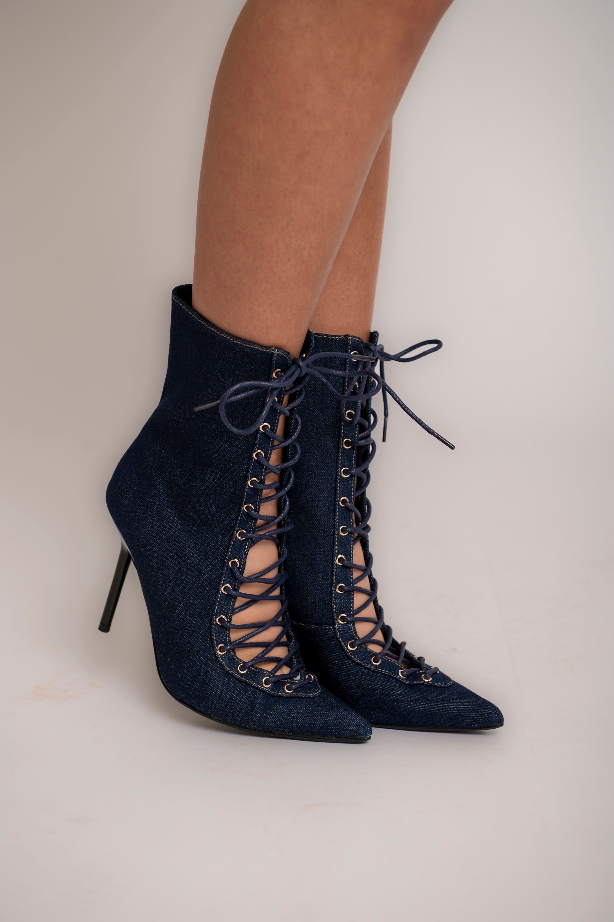 Stivaletti con stringhe in denim